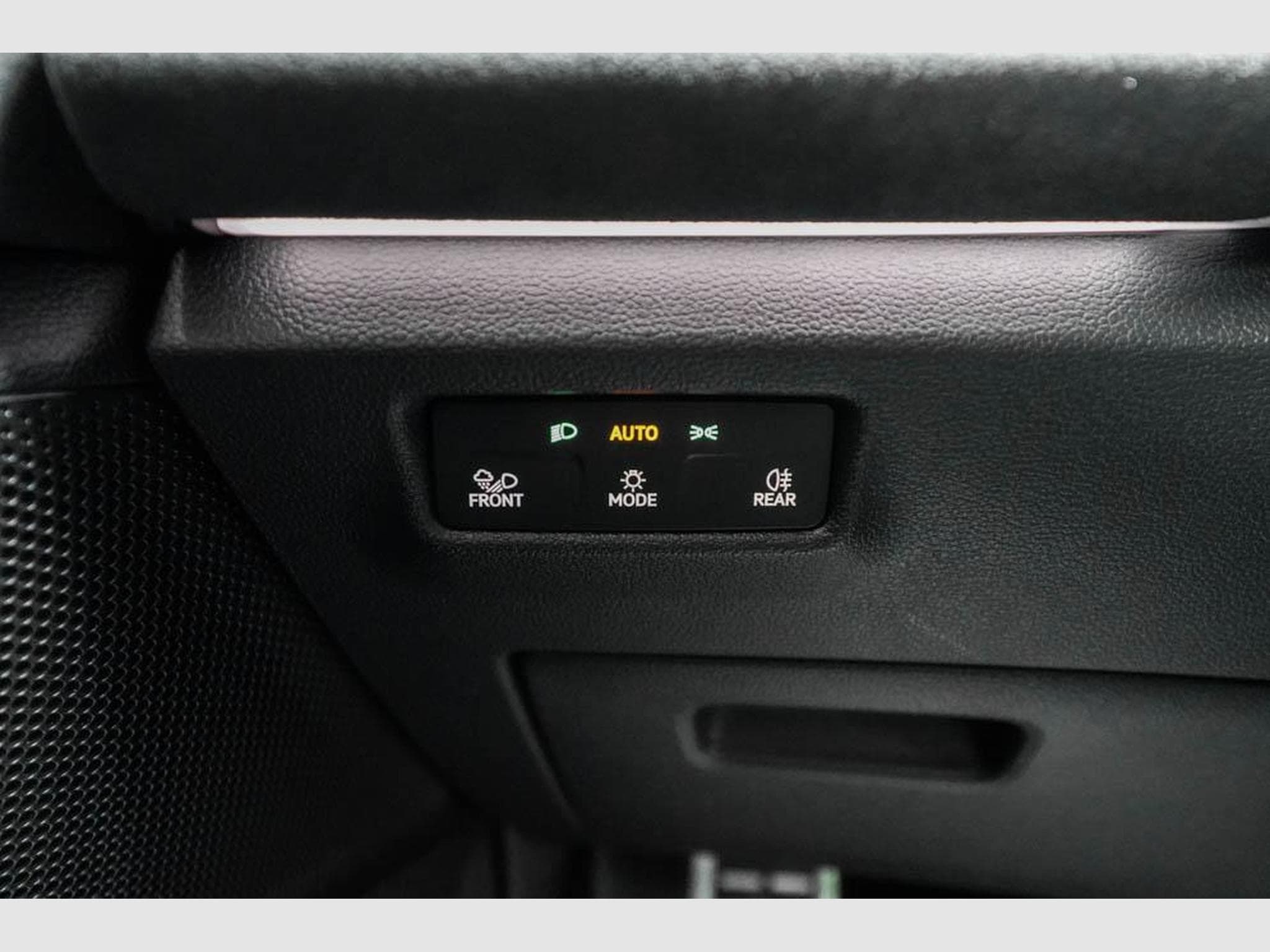 VW Tiguan 2,0 TDI DSG (2025) - Photo 11