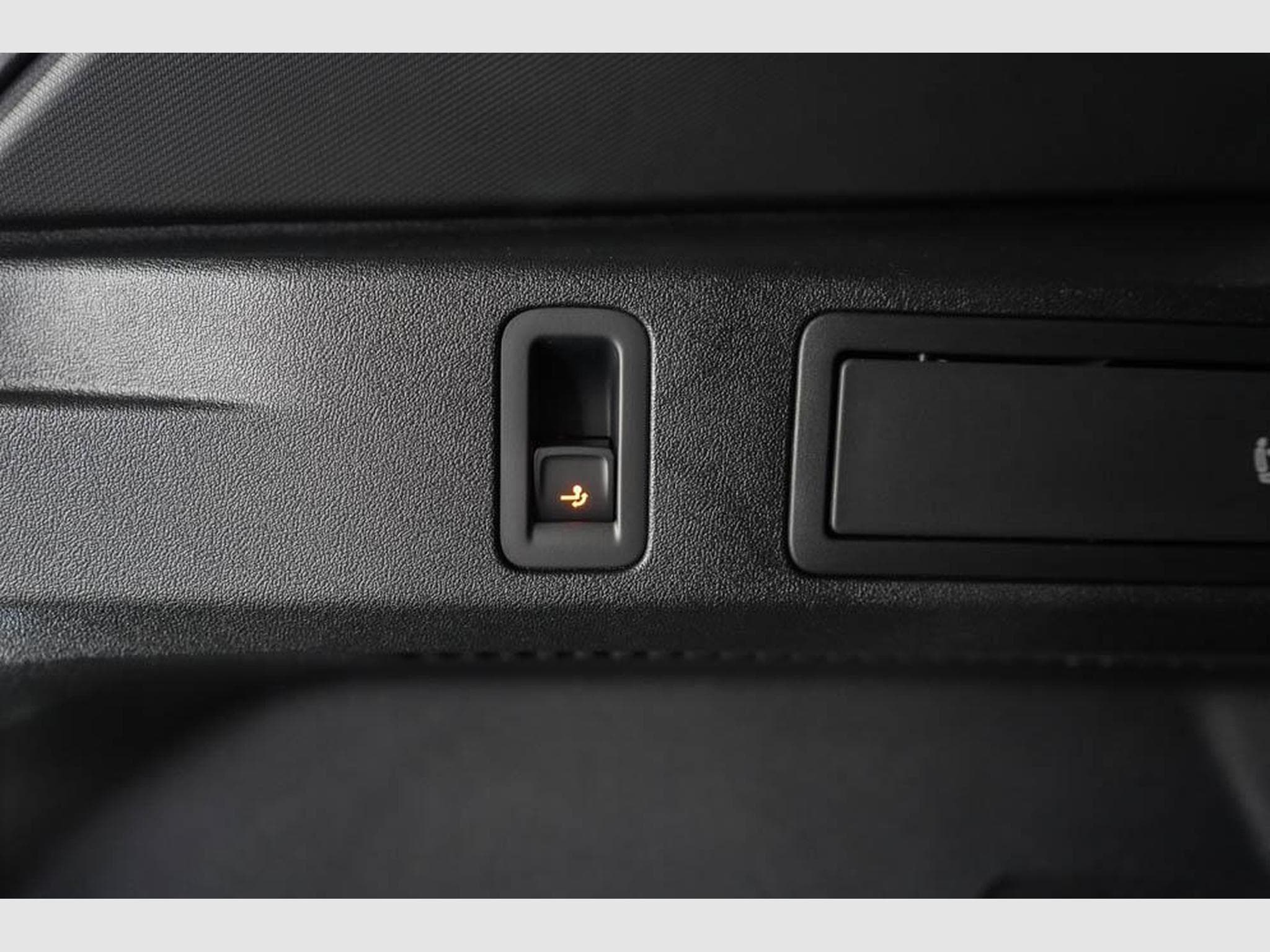 VW Tiguan 2,0 TDI DSG (2025) - Photo 19