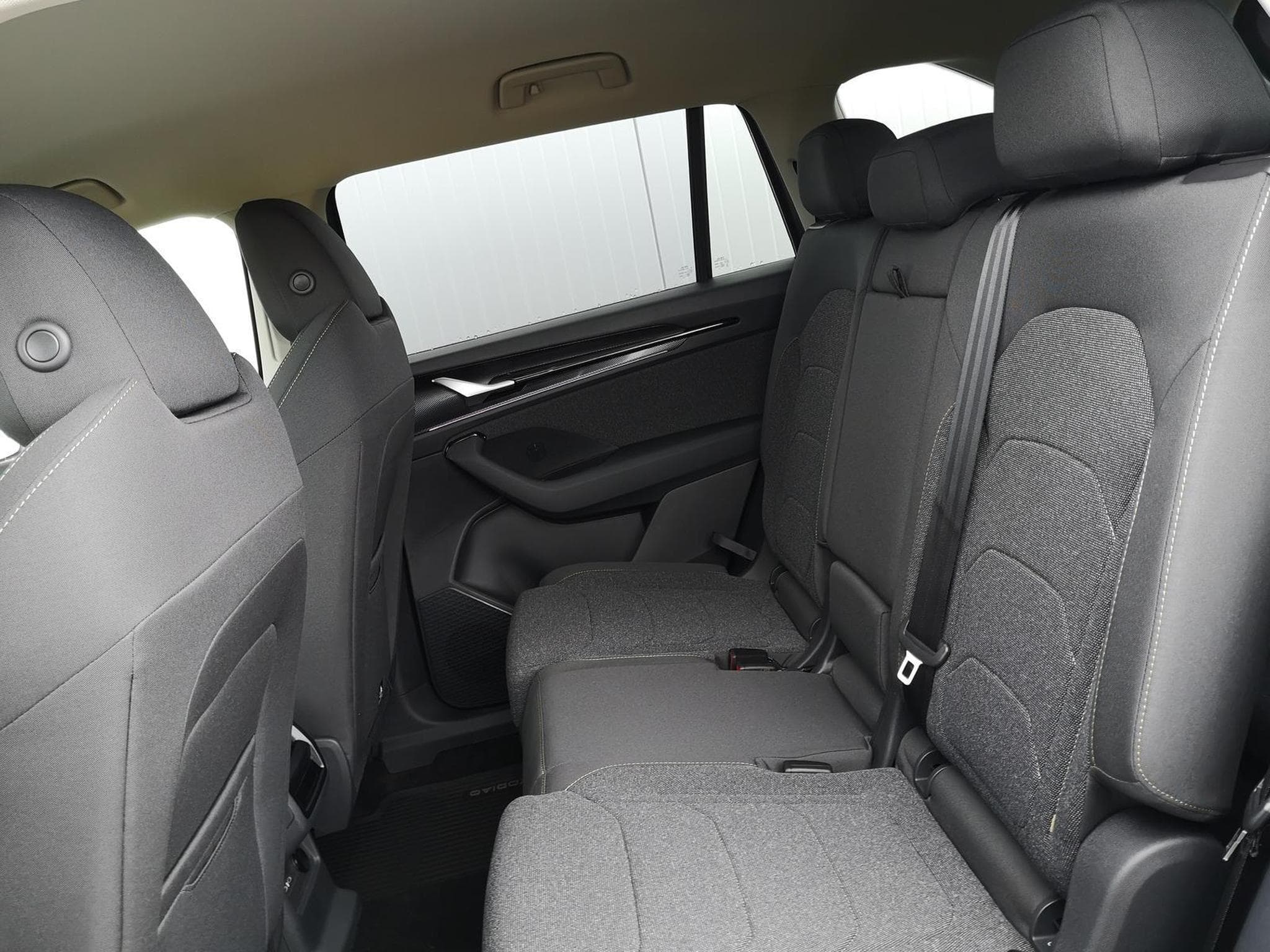 Skoda Kodiaq 2.0 TDI 142 kW 4x4 Selection (2026) - Photo 9