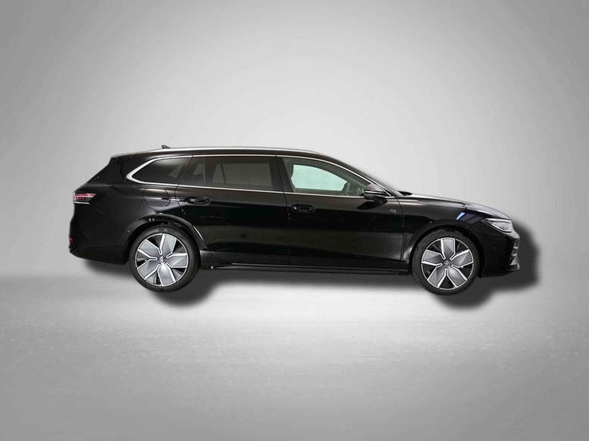 VW Passat Variant R-Line 2.0 TSI 7-Gang-DSG 4x4 (2026) - Photo 6