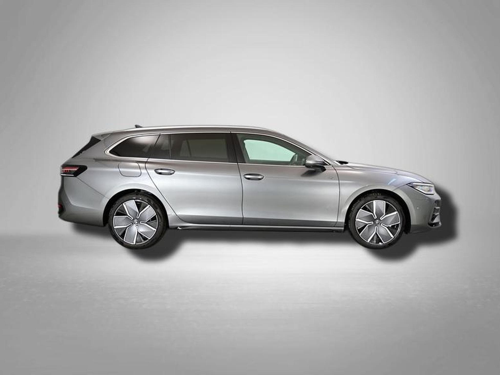VW Passat Variant R-Line 2.0 TSI 7-Gang-DSG 4x4 (2025) - Photo 6