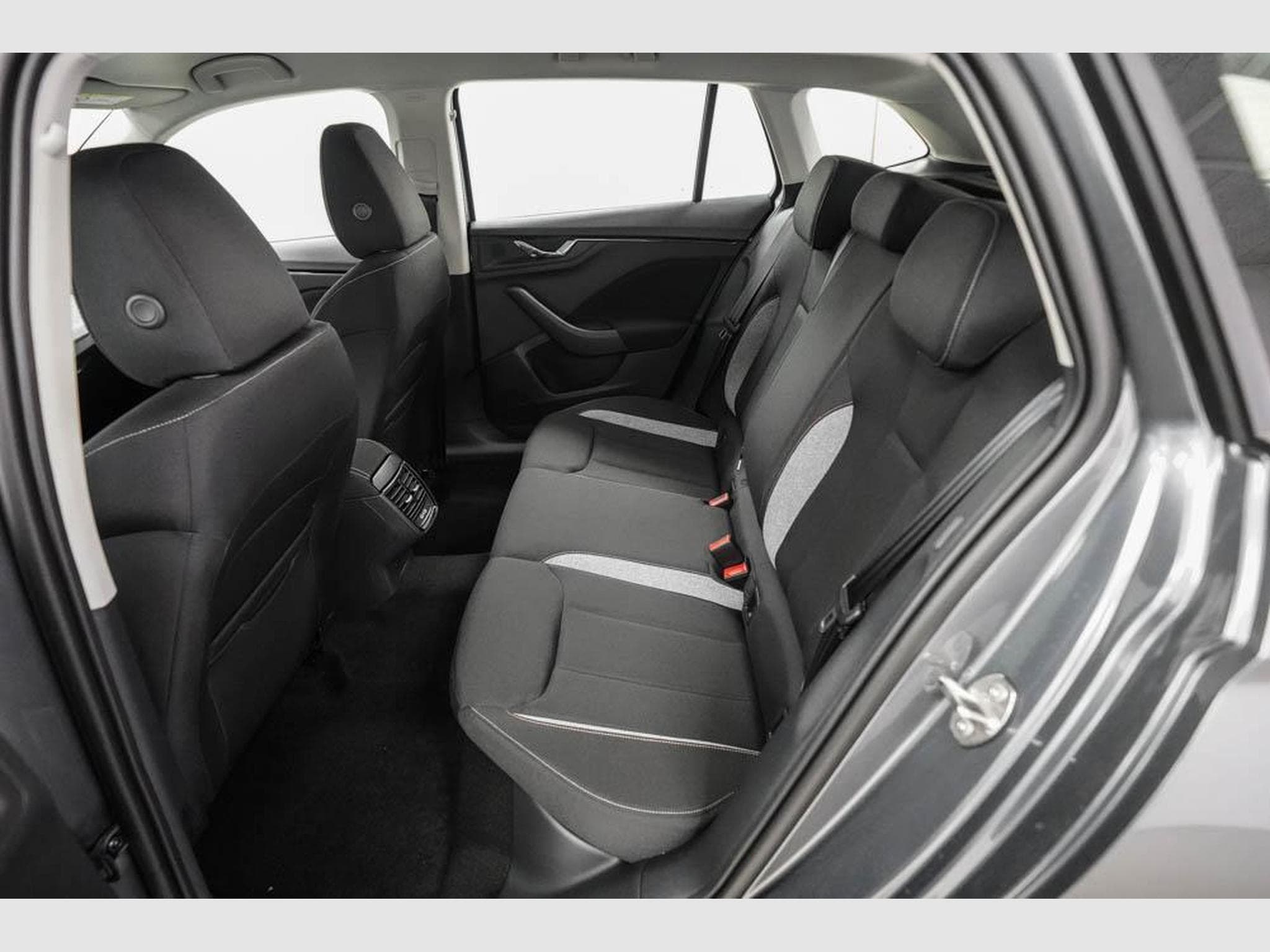 Skoda Scala 1,0 TSI DSG (2026) - Photo 14