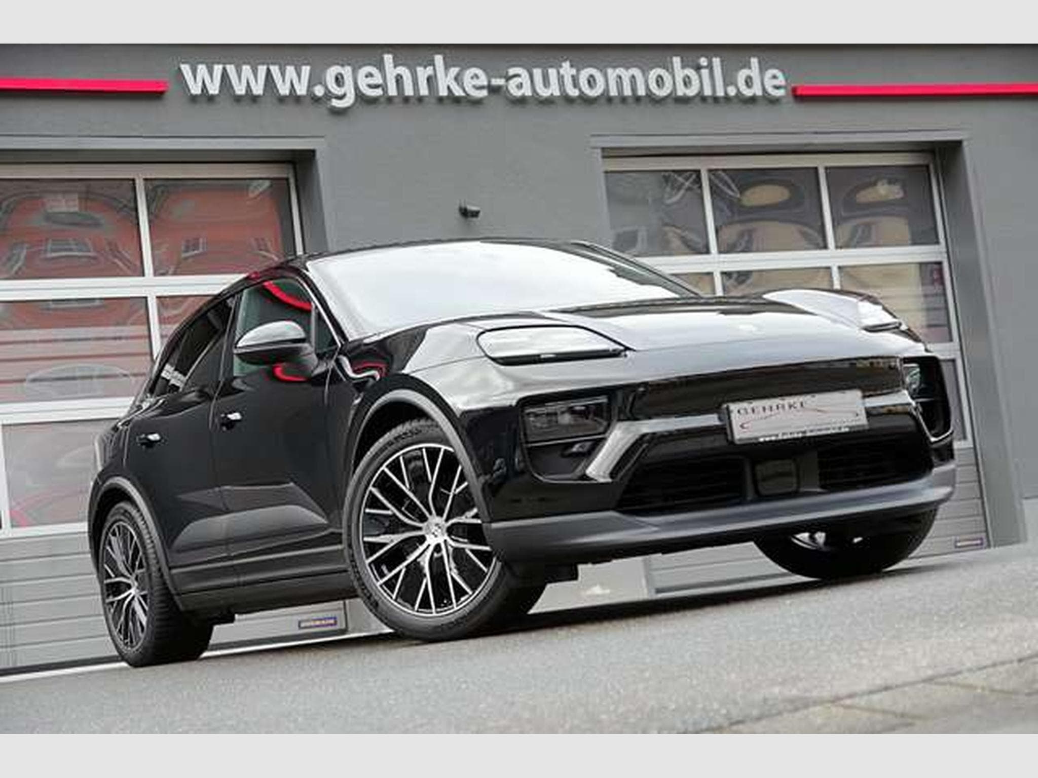Porsche Macan Macan 4*21"MacanDesign,ACC,AHK,PANO,BOSE,HeadUp* (2025) - Photo 1