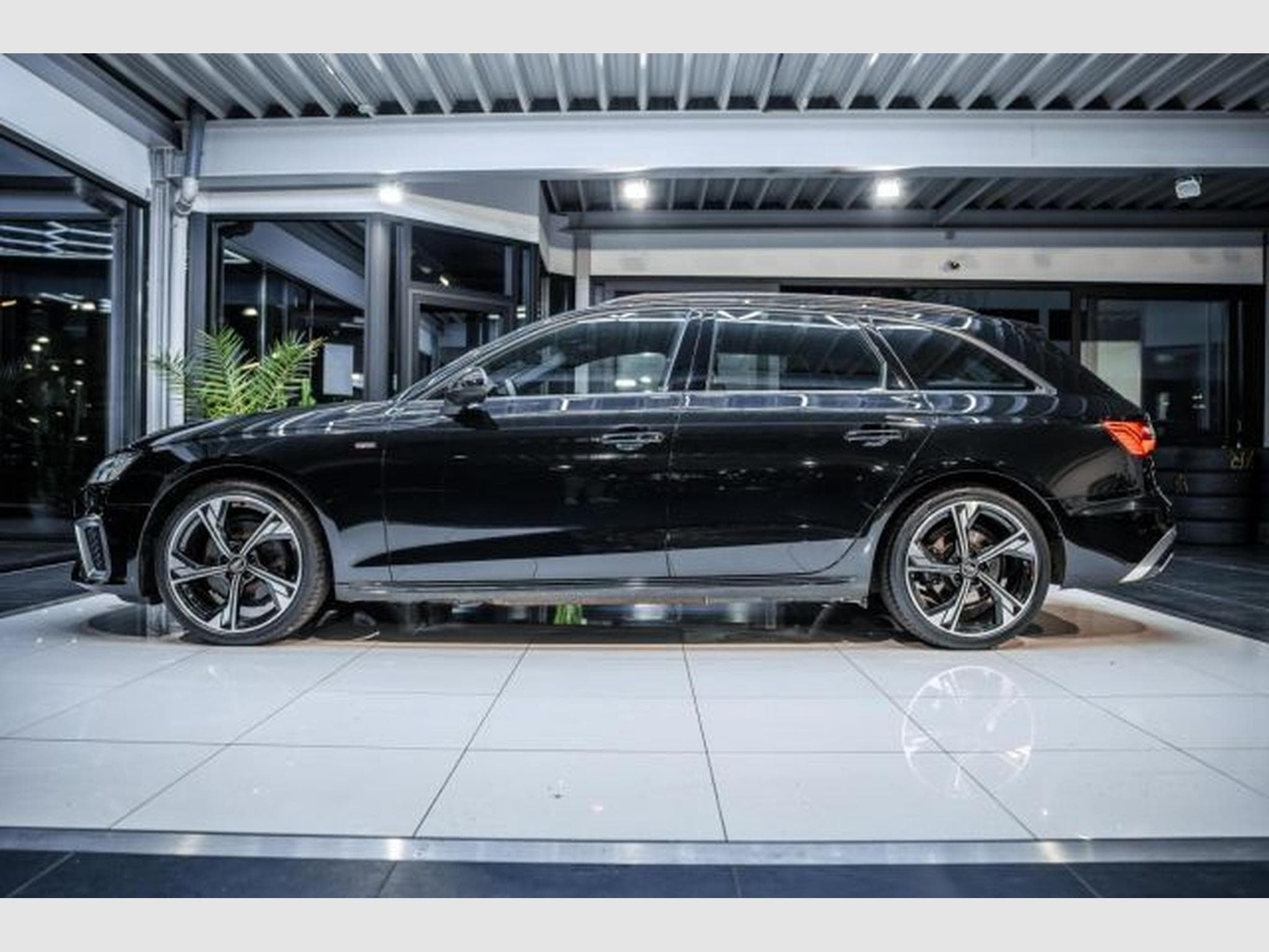 Audi A4 A4 Avant 35 TDI S-tronic S-Line NAVI RFK SHZ LED (2023) - Photo 10