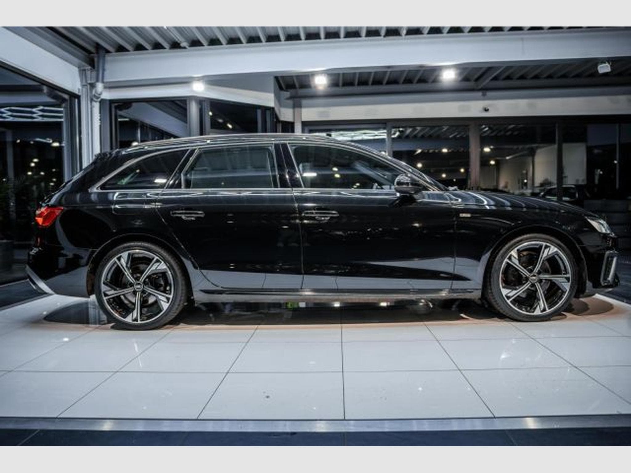 Audi A4 A4 Avant 35 TDI S-tronic S-Line NAVI RFK SHZ LED (2023) - Photo 7