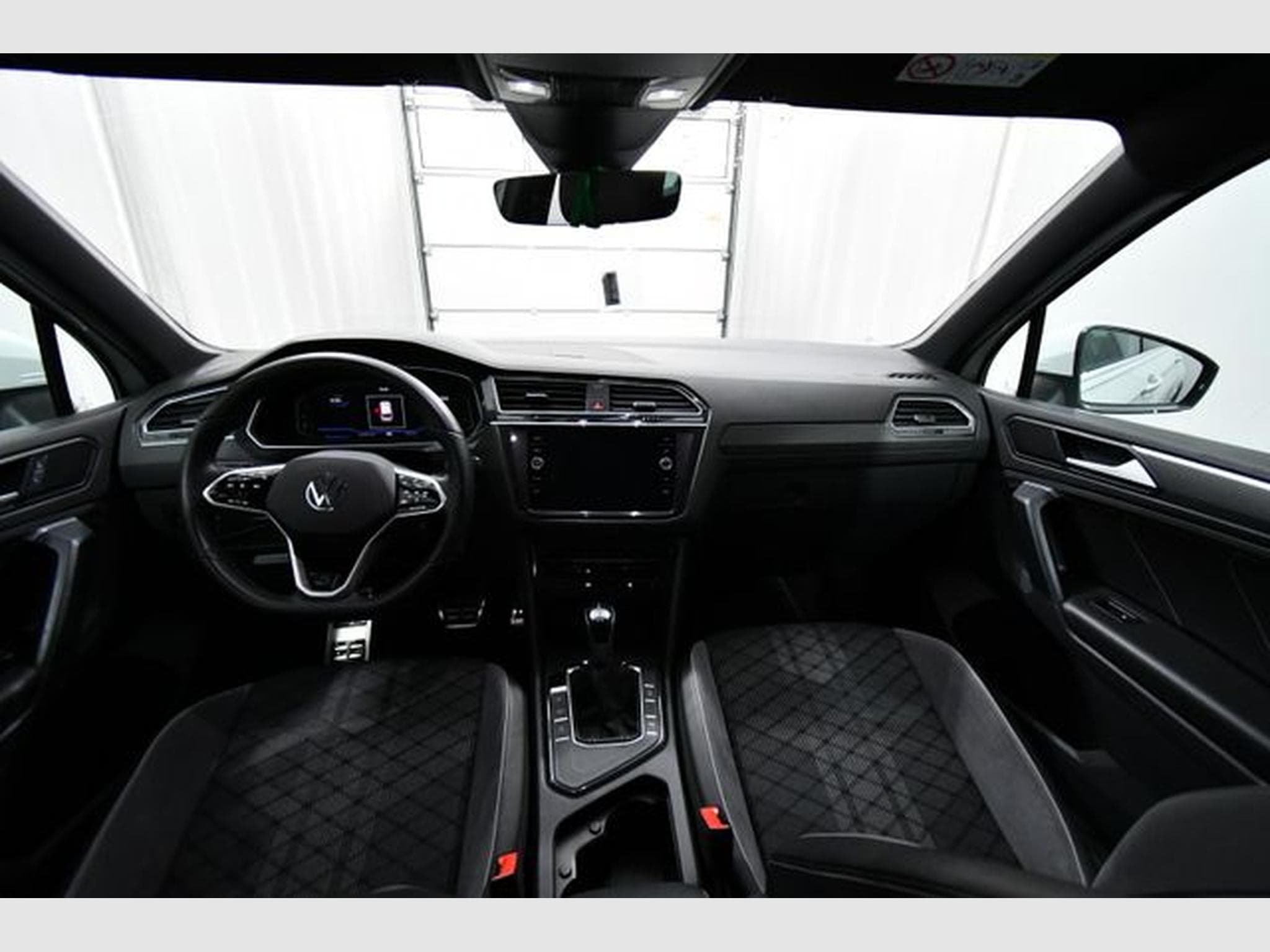 VW Tiguan Tiguan R-Line, AHK, ACC, M-LED, 19", R-View (2023) - Photo 8