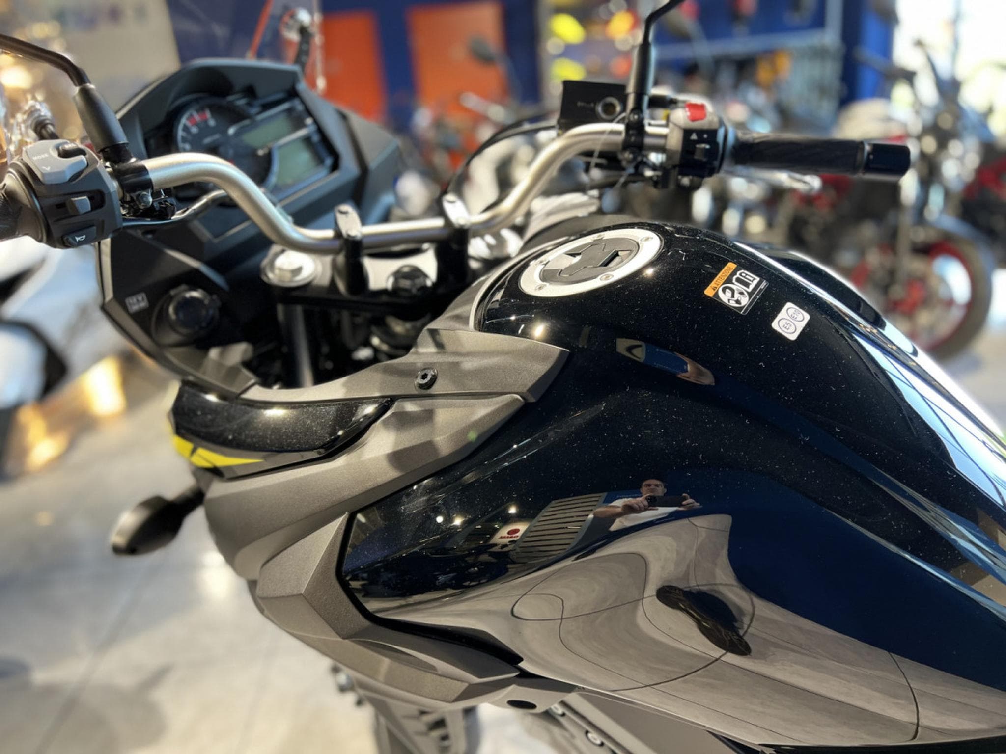 Suzuki V-Strom 650 (2026) - Photo 5