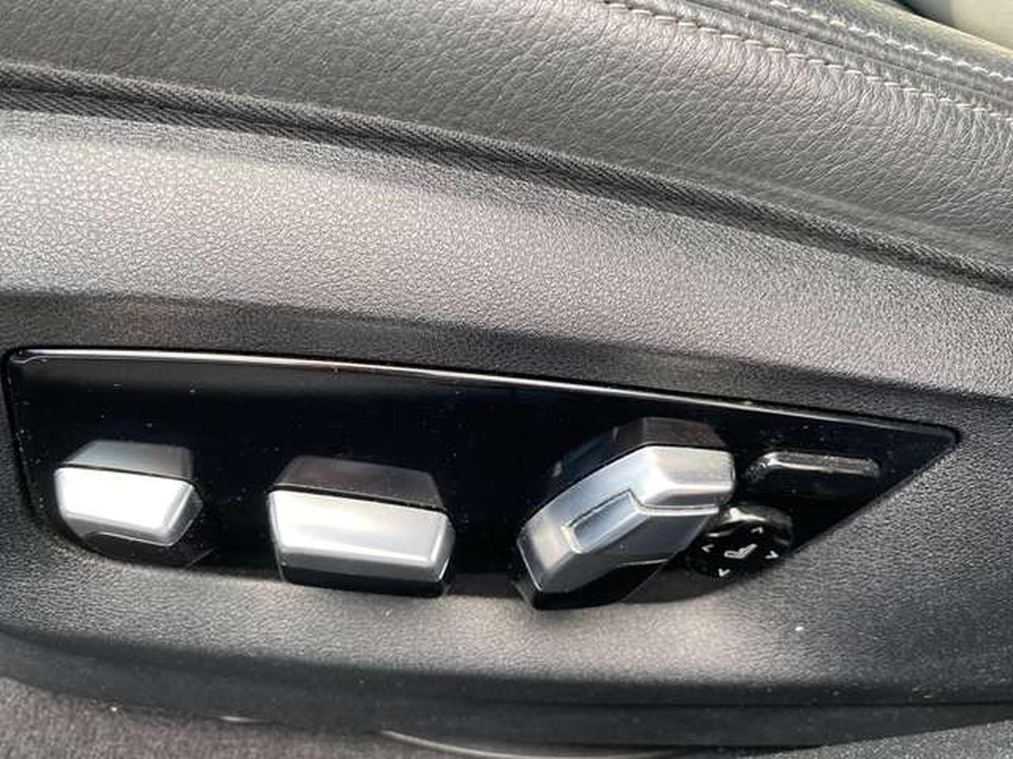 BMW 530 530d Touring LuxuryLine jusqu'à 48mois garantie (2023) - Photo 10