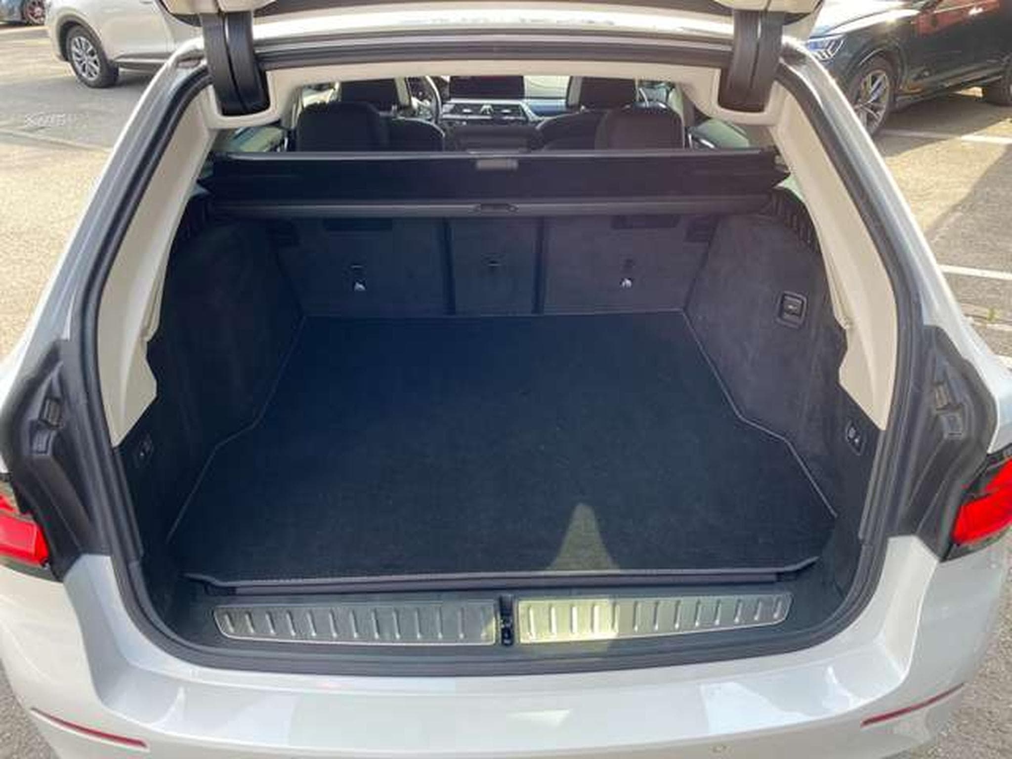 BMW 530 530d Touring LuxuryLine jusqu'à 48mois garantie (2023) - Photo 20