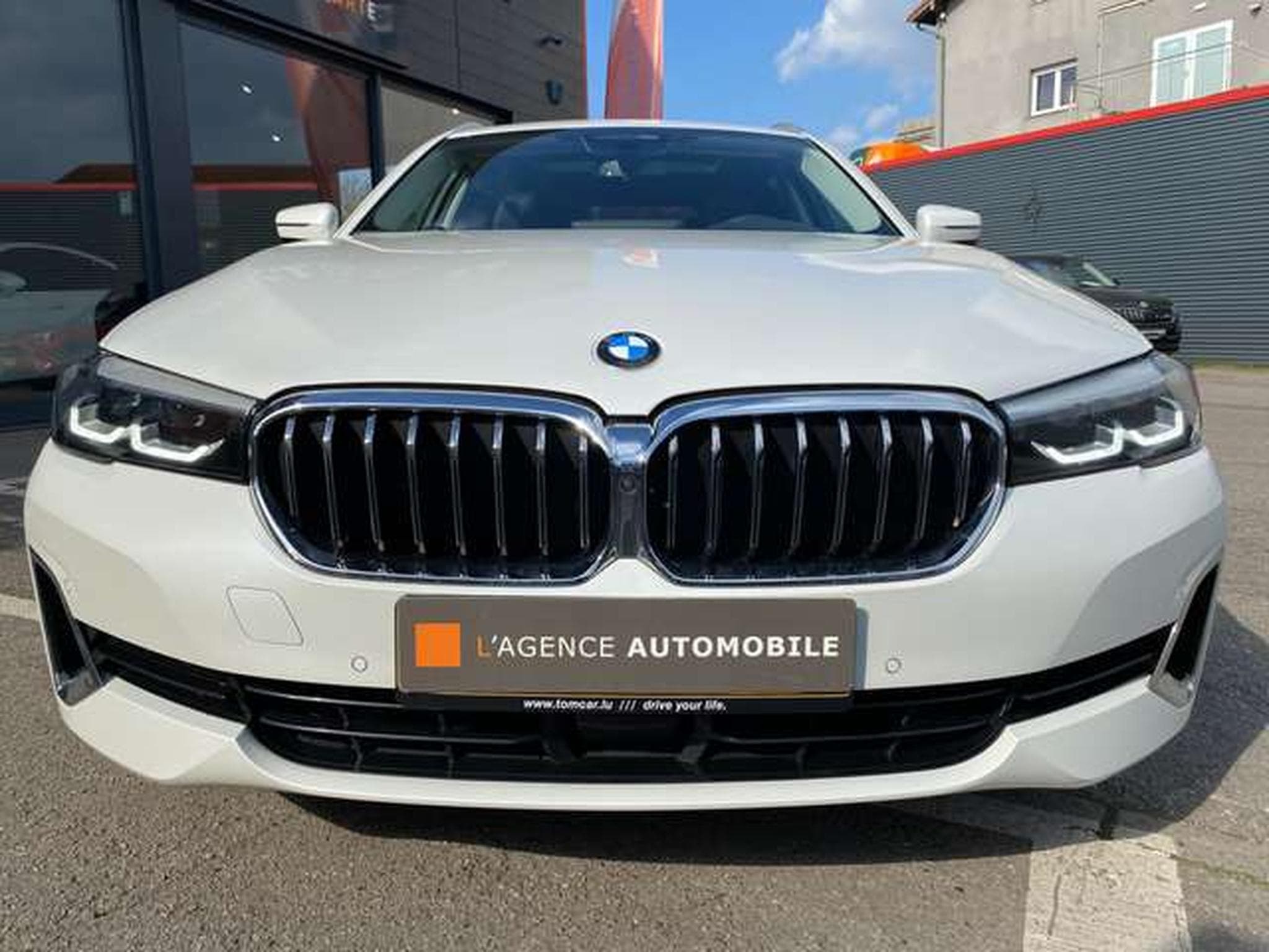 BMW 530 530d Touring LuxuryLine jusqu'à 48mois garantie (2023) - Photo 3