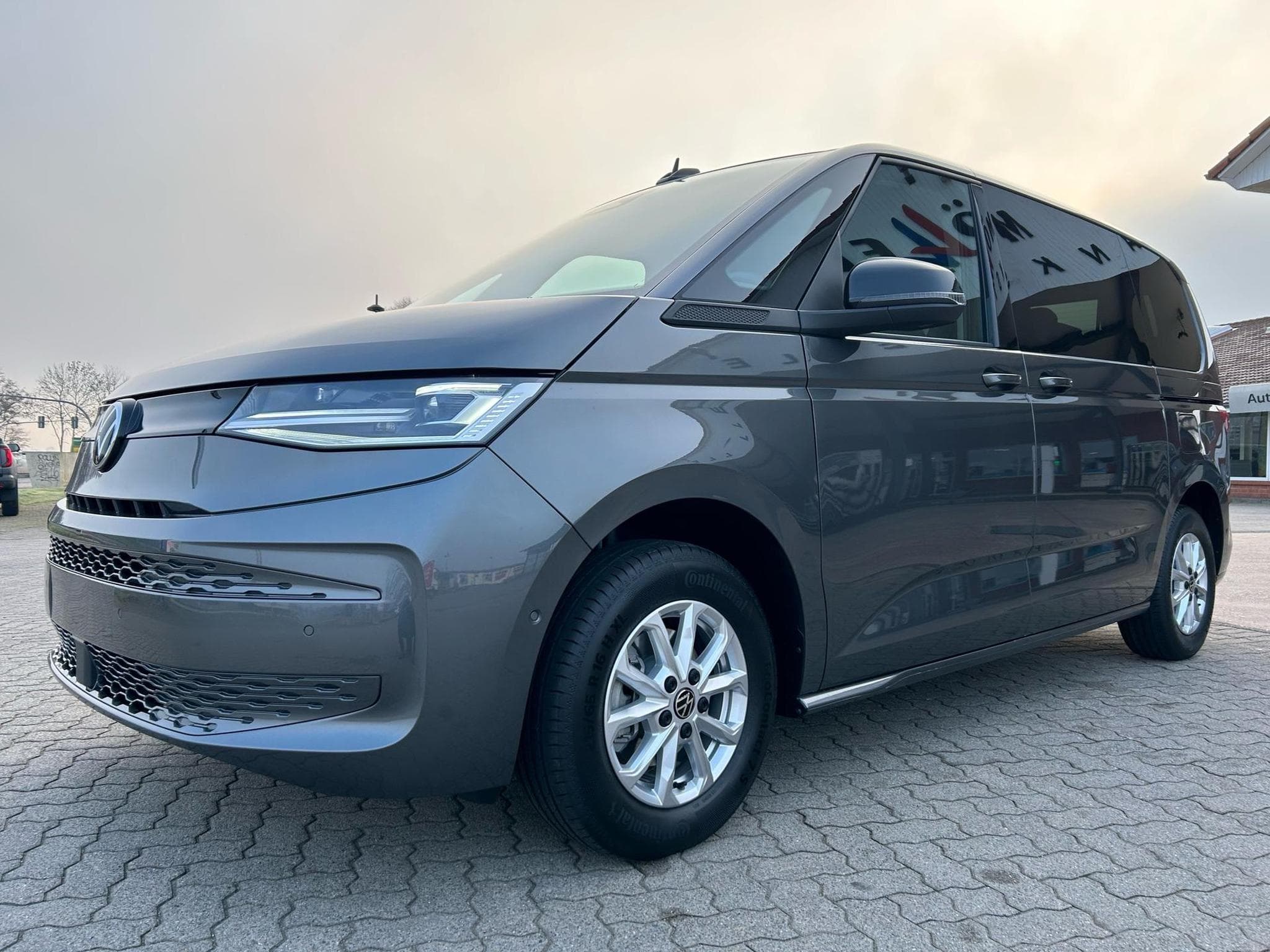 VW T7 LIFE (2026) - Photo 1