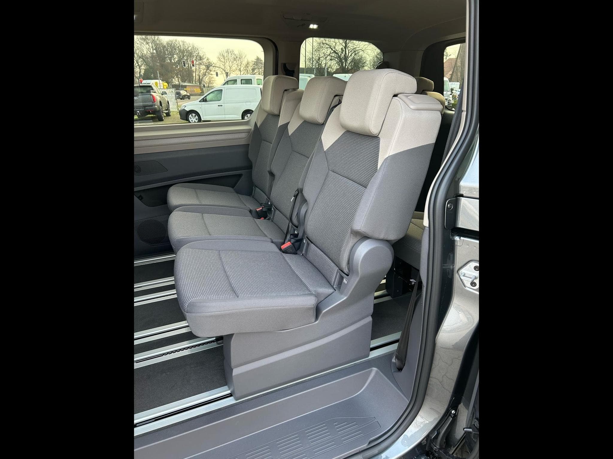VW T7 LIFE (2026) - Photo 15