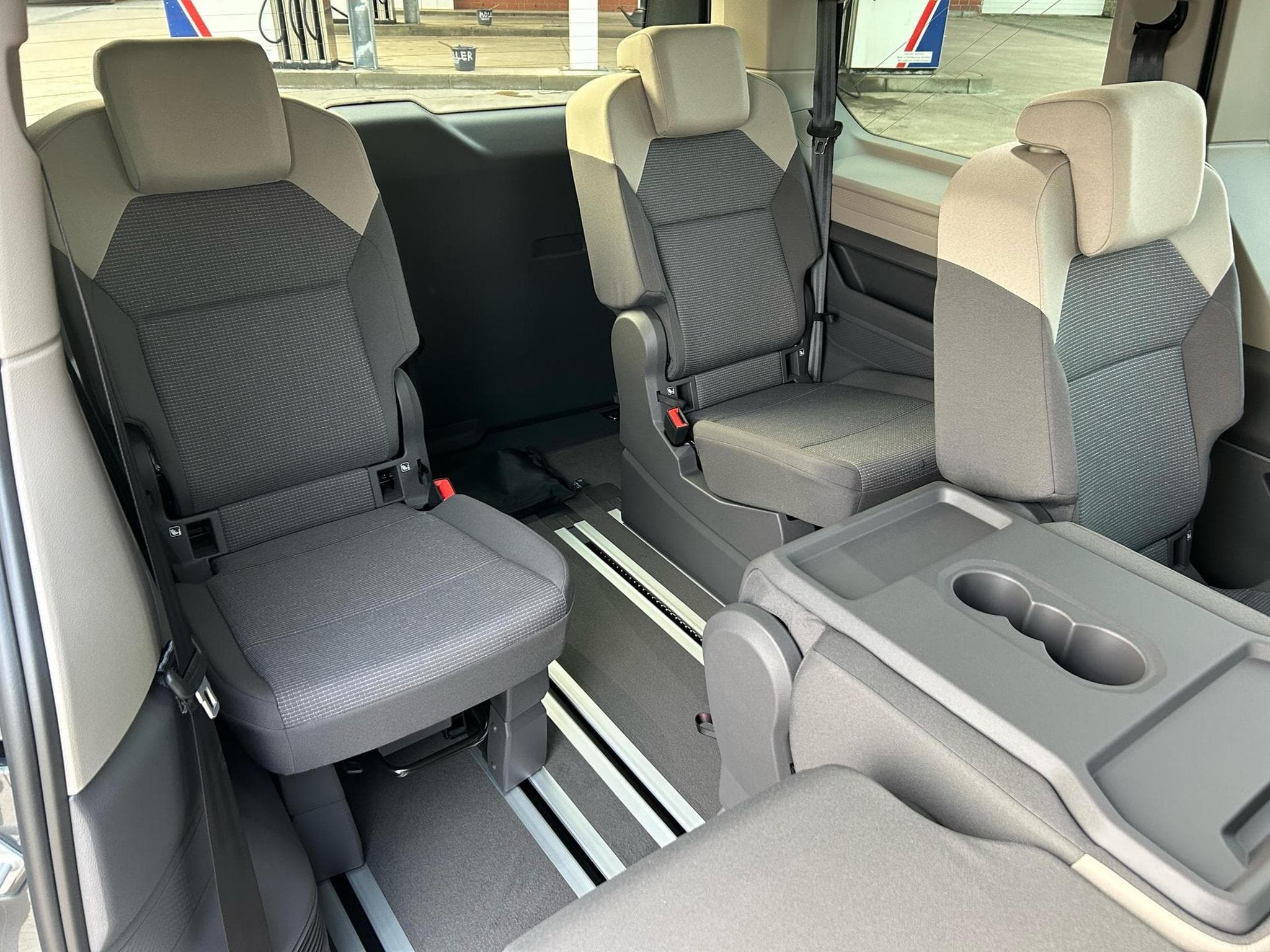 VW T7 LIFE (2026) - Photo 16