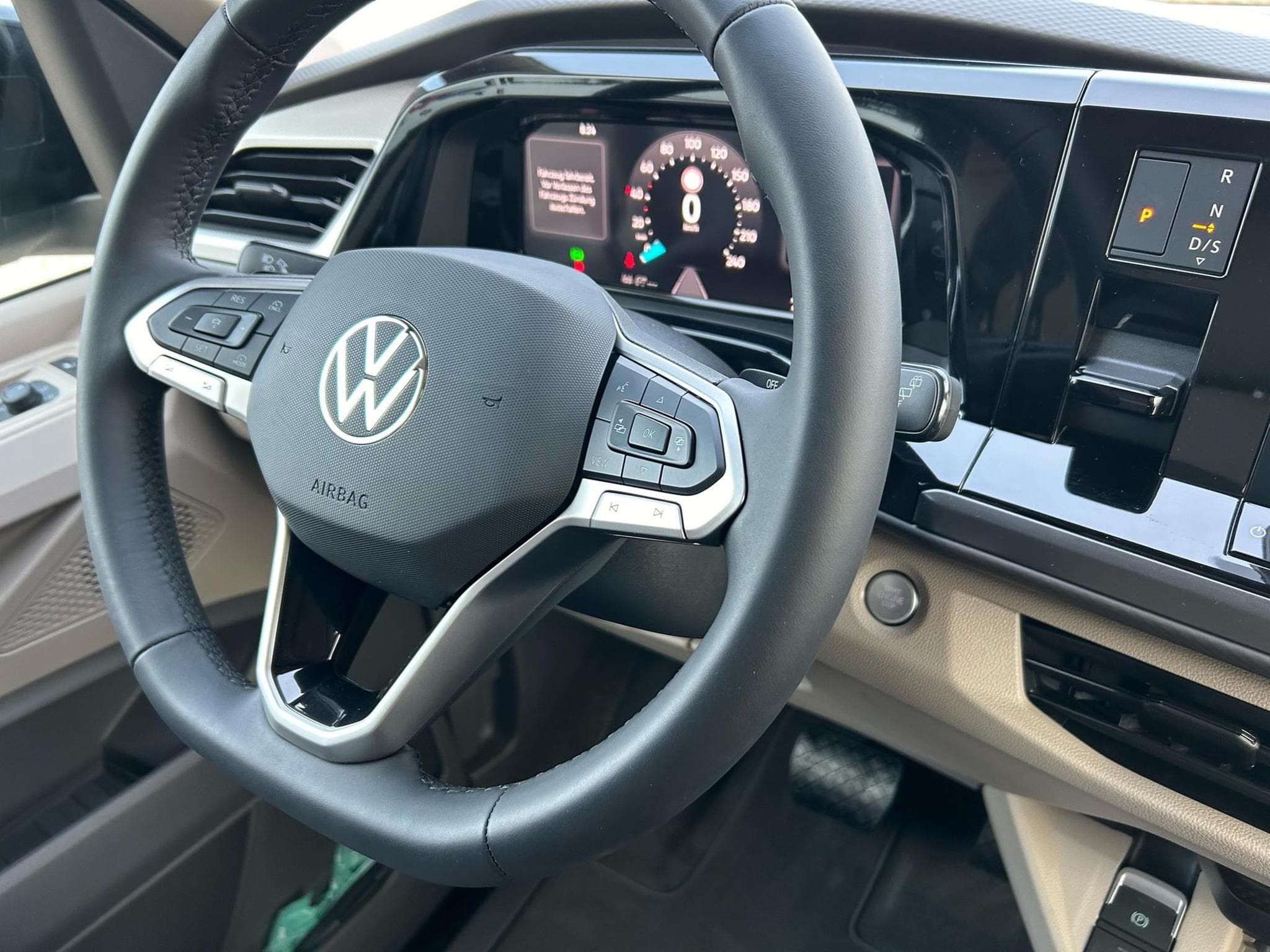 VW T7 LIFE (2026) - Photo 7
