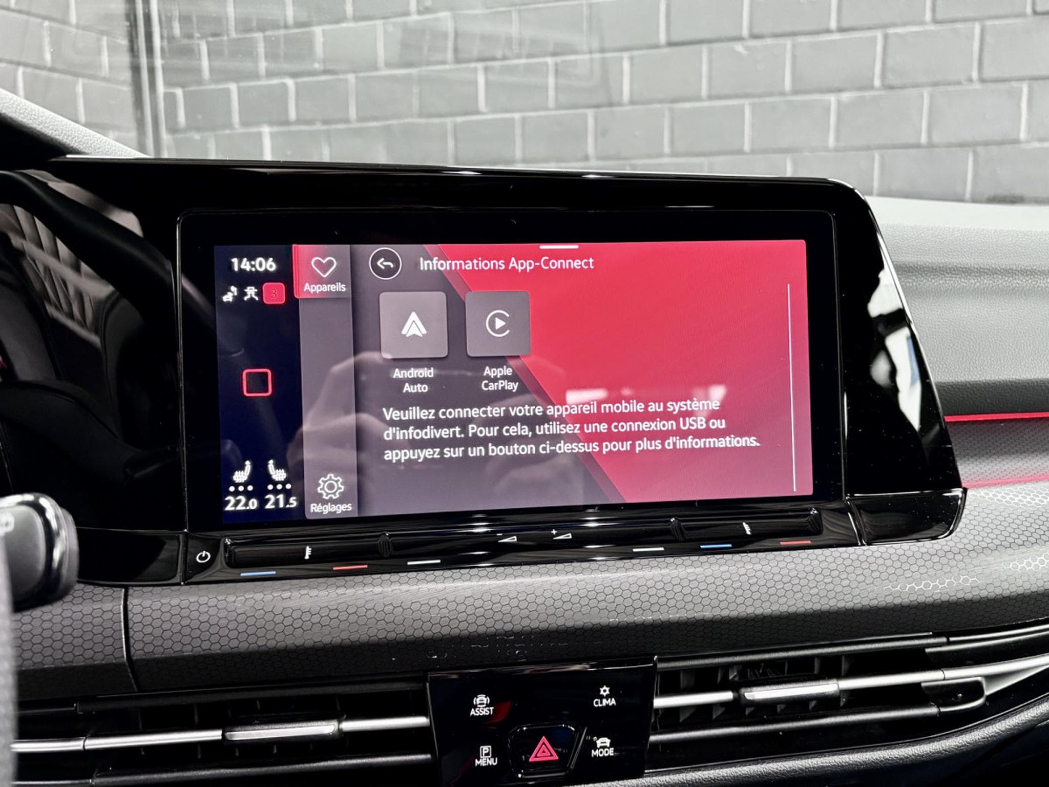 VW Golf GTI Clubsport 2.0 TSI 300 CV DSG7 *MATRIX* *TÊTE HAUTE* *PAN (2024) - Photo 17