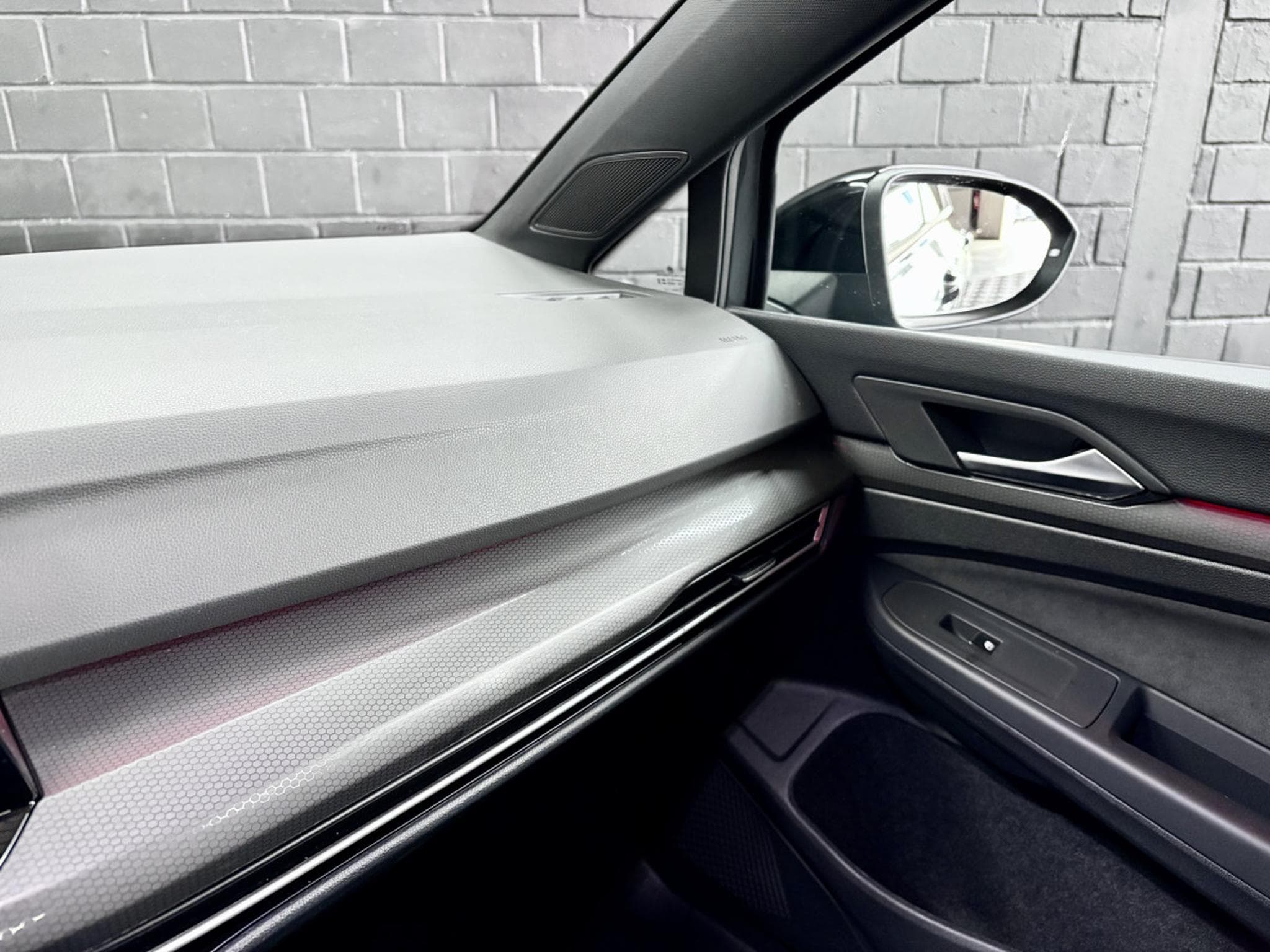 VW Golf GTI Clubsport 2.0 TSI 300 CV DSG7 *MATRIX* *TÊTE HAUTE* *PAN (2024) - Photo 21