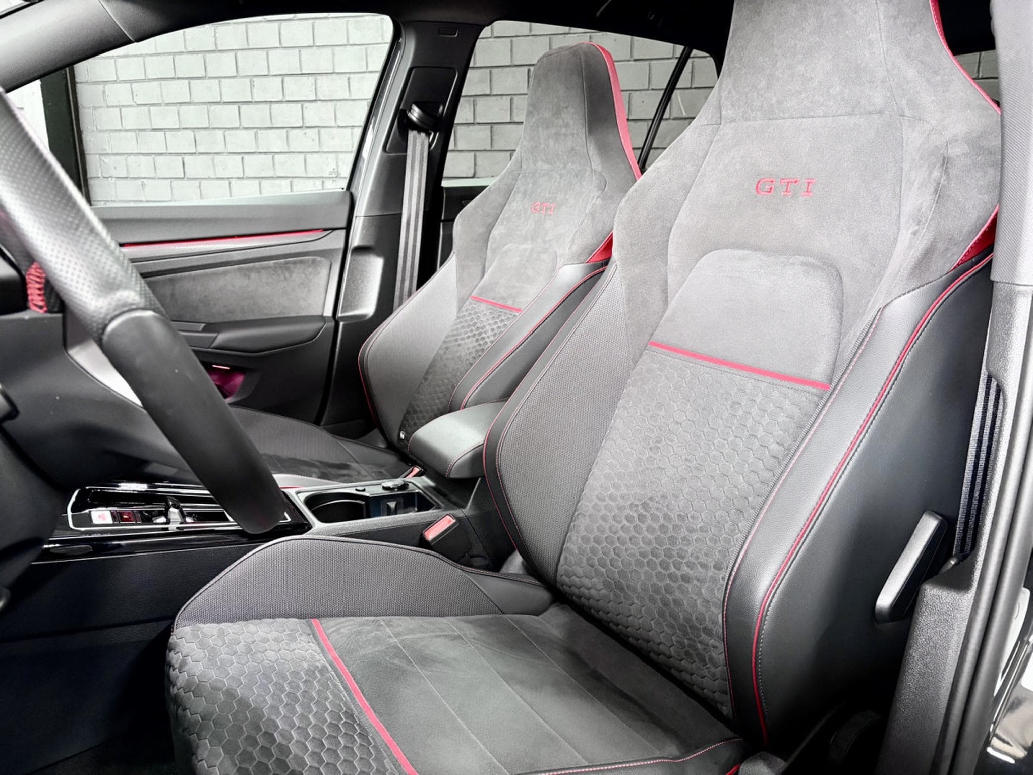 VW Golf GTI Clubsport 2.0 TSI 300 CV DSG7 *MATRIX* *TÊTE HAUTE* *PAN (2024) - Photo 7