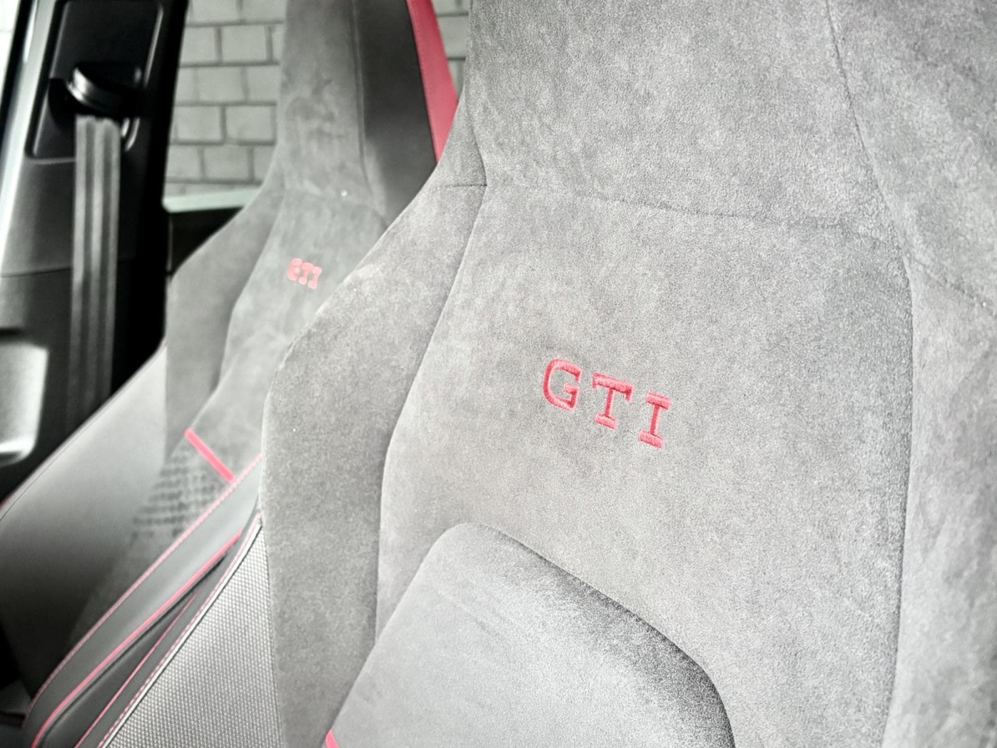 VW Golf GTI Clubsport 2.0 TSI 300 CV DSG7 *MATRIX* *TÊTE HAUTE* *PAN (2024) - Photo 8
