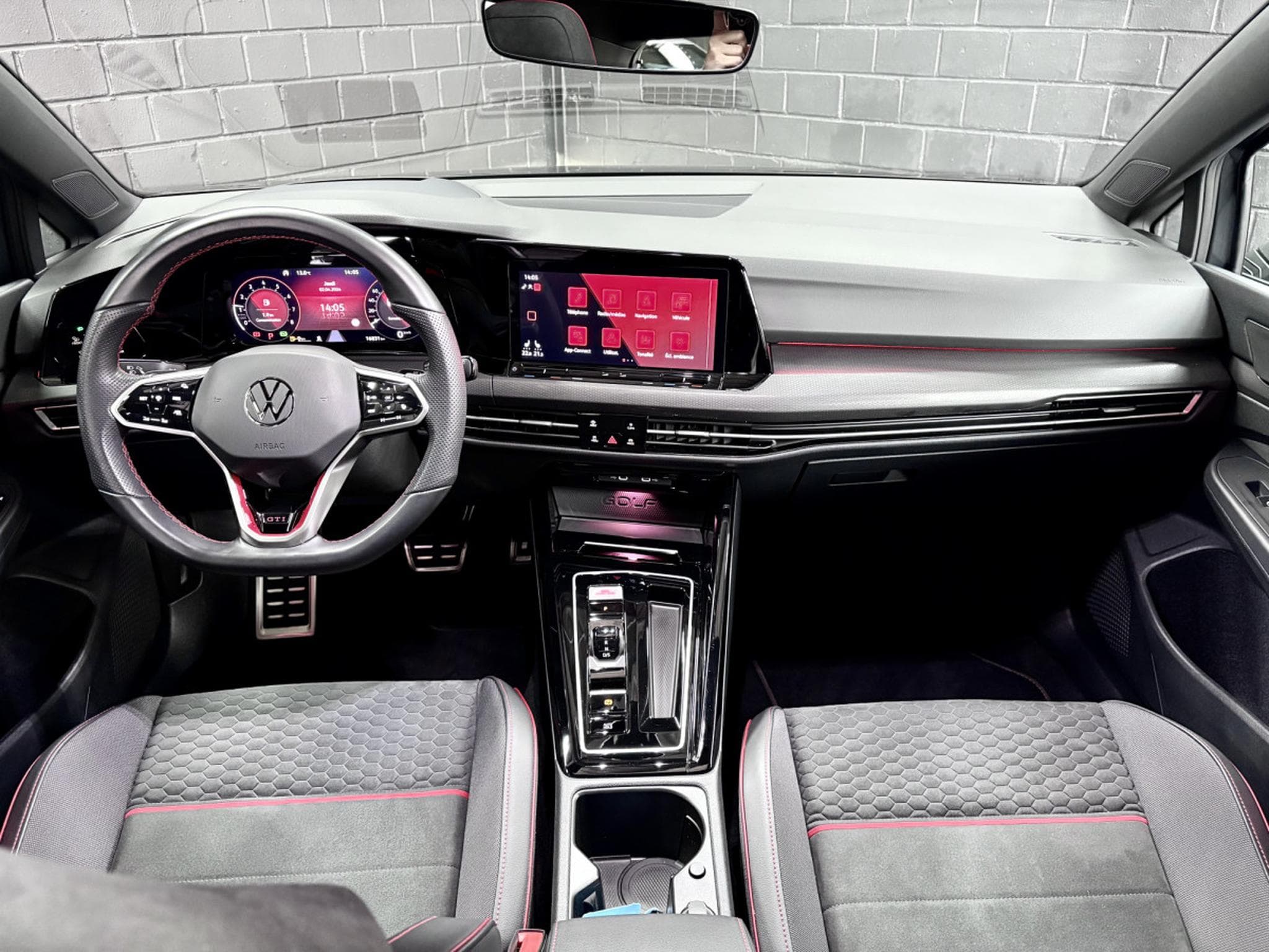 VW Golf GTI Clubsport 2.0 TSI 300 CV DSG7 *MATRIX* *TÊTE HAUTE* *PAN (2024) - Photo 9