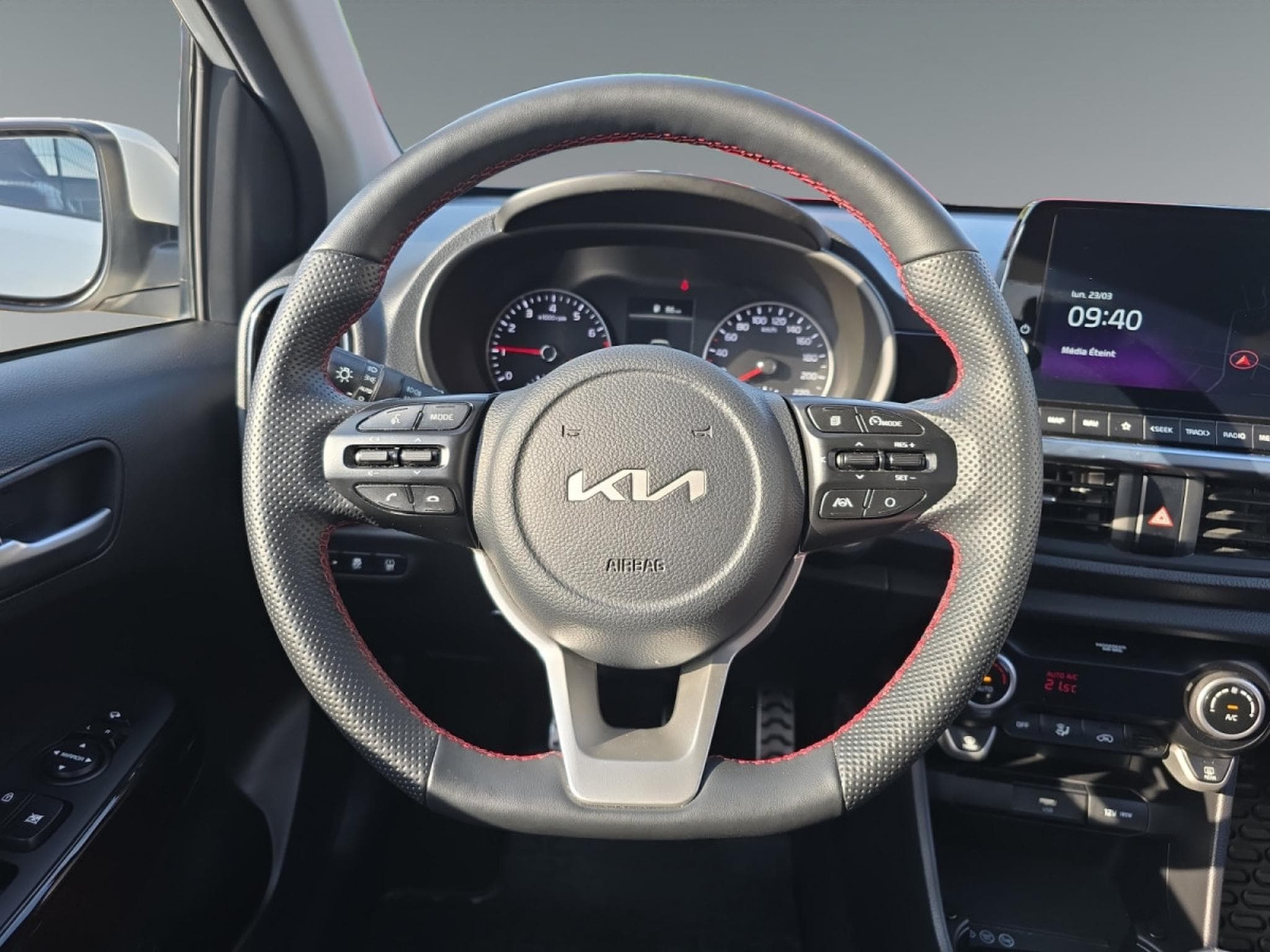 Kia Picanto GT Line 1.0T 100 ISG (2022) - Photo 10