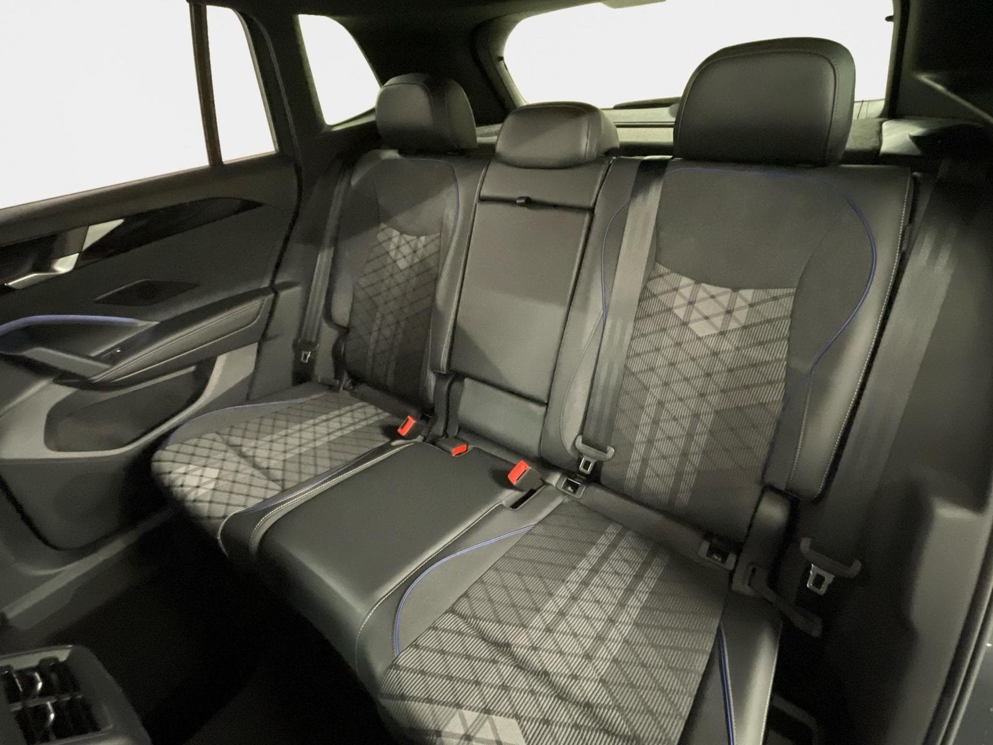 VW Tiguan R-Line (2026) - Photo 21