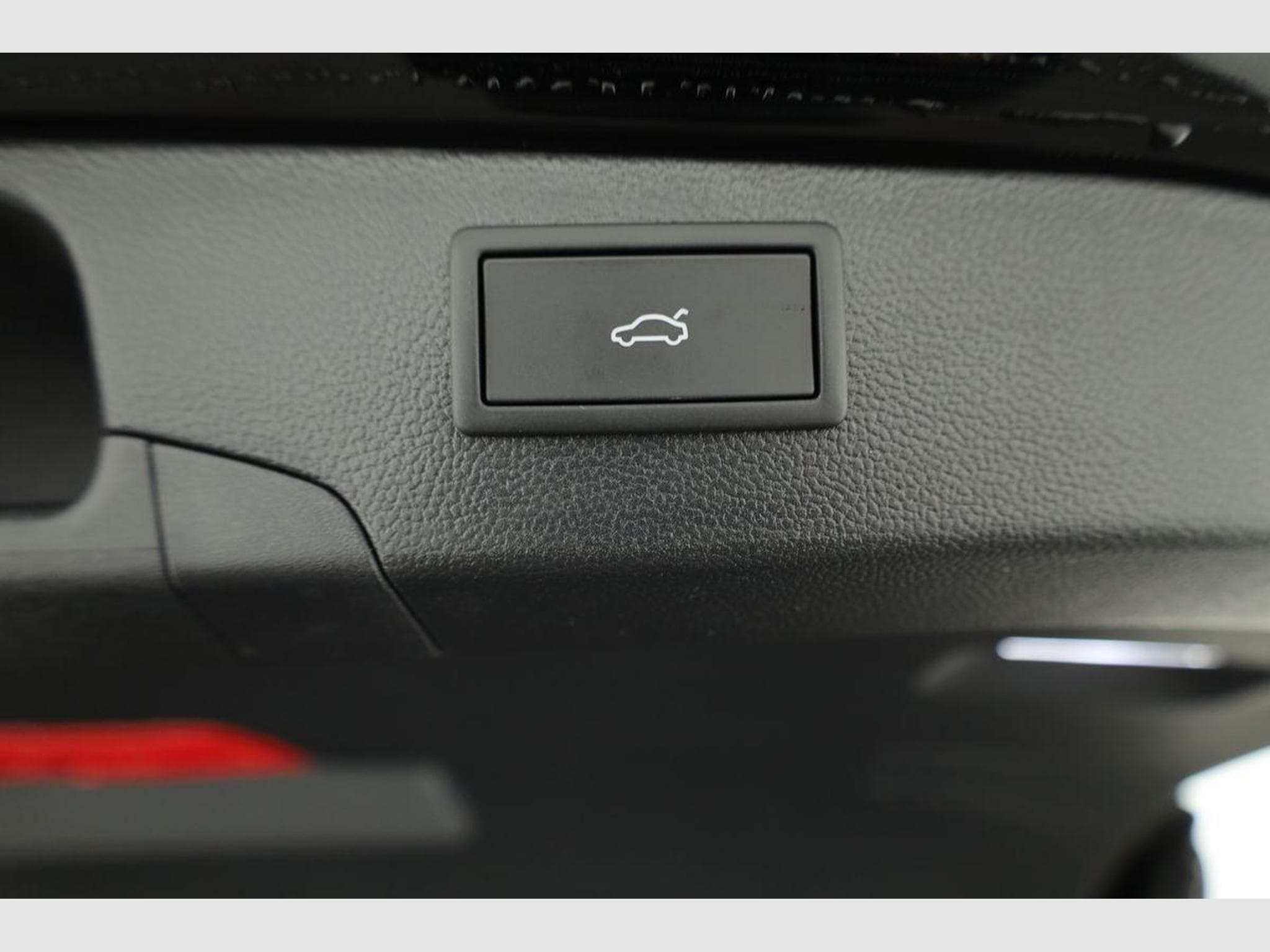 VW Passat Variant 2.0 TDI 142 kW 4Motion R-Line (2026) - Photo 12