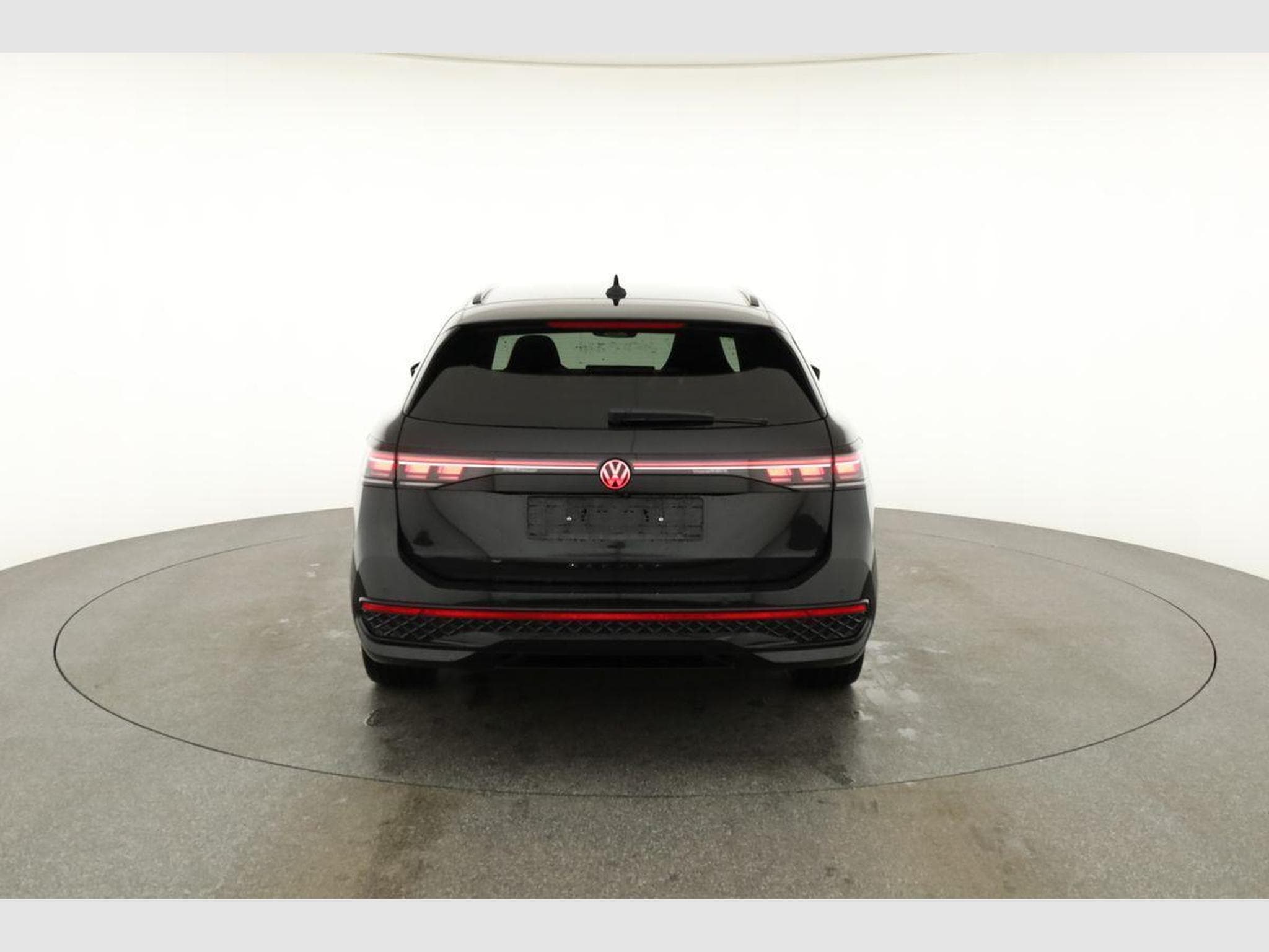 VW Passat Variant 2.0 TDI 142 kW 4Motion R-Line (2026) - Photo 16
