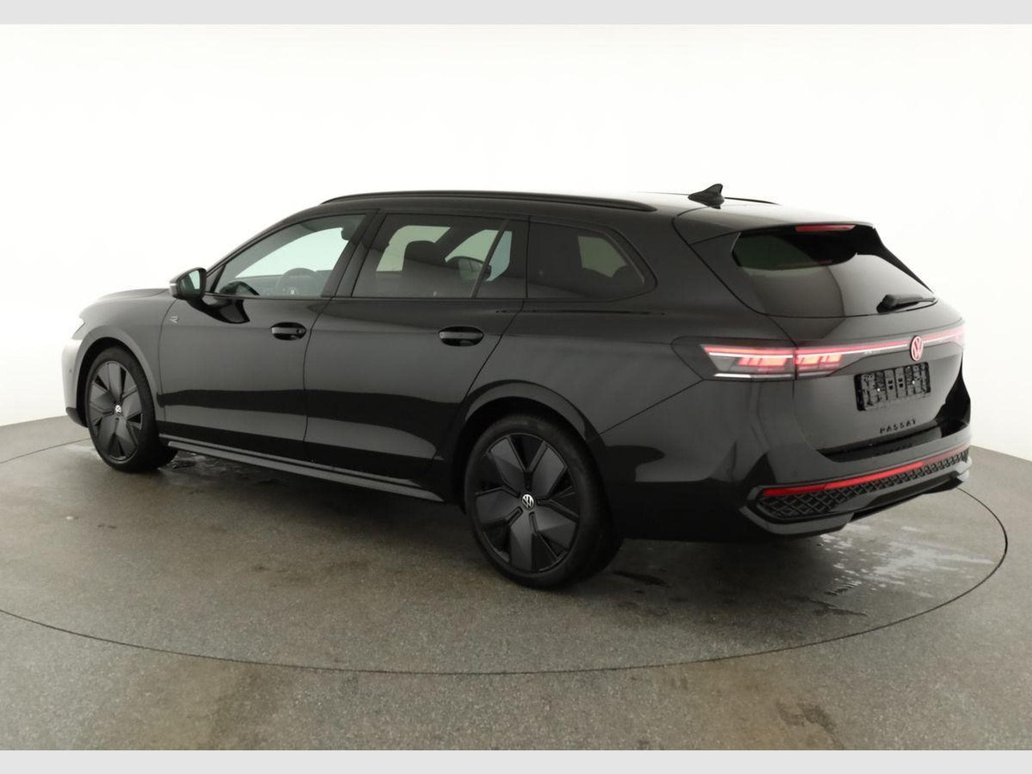 VW Passat Variant 2.0 TDI 142 kW 4Motion R-Line (2026) - Photo 3