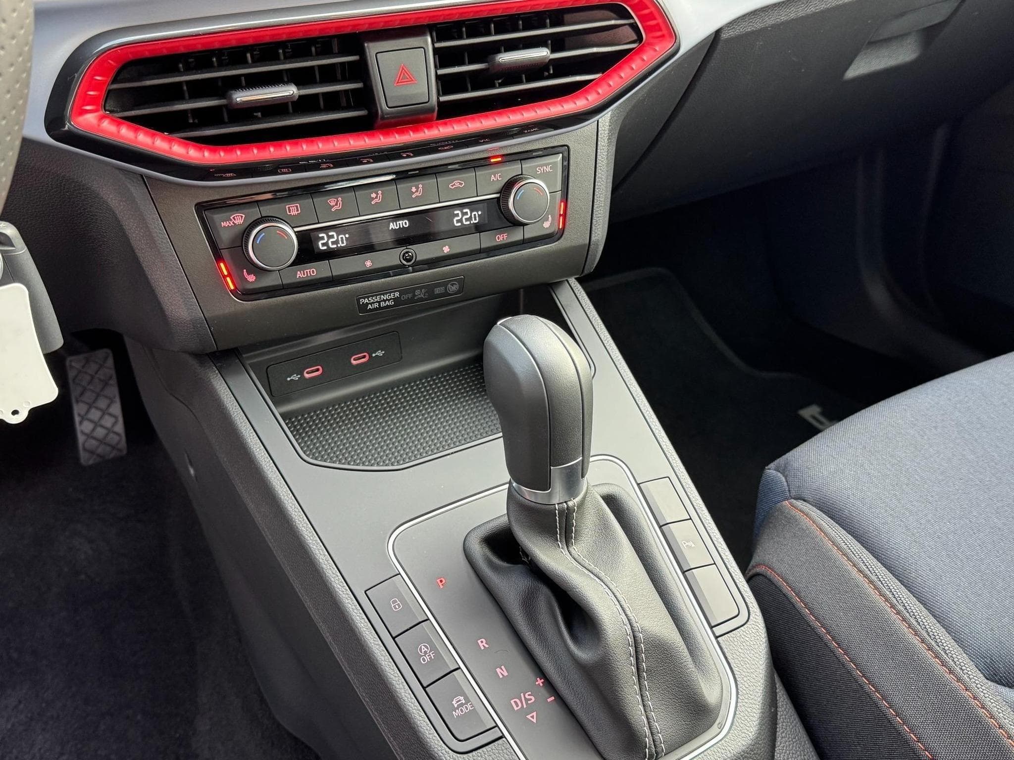 Seat Ibiza 1.5 TSI FR (2025) - Photo 13