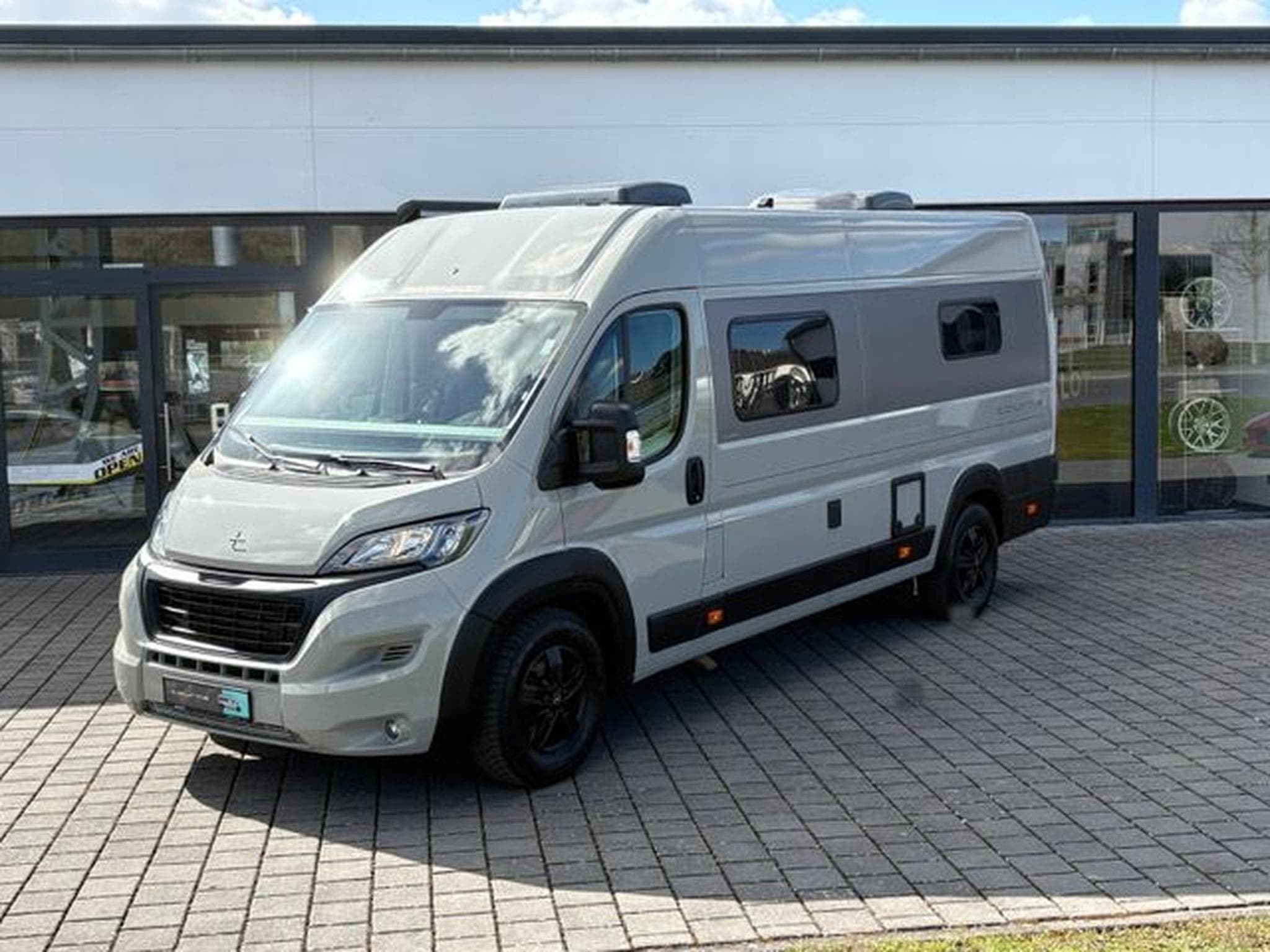 Tourne Mobile Grey Edt. 435,2.2 BlueHDI165,6.4m, Li 144 (2022) - Photo 1