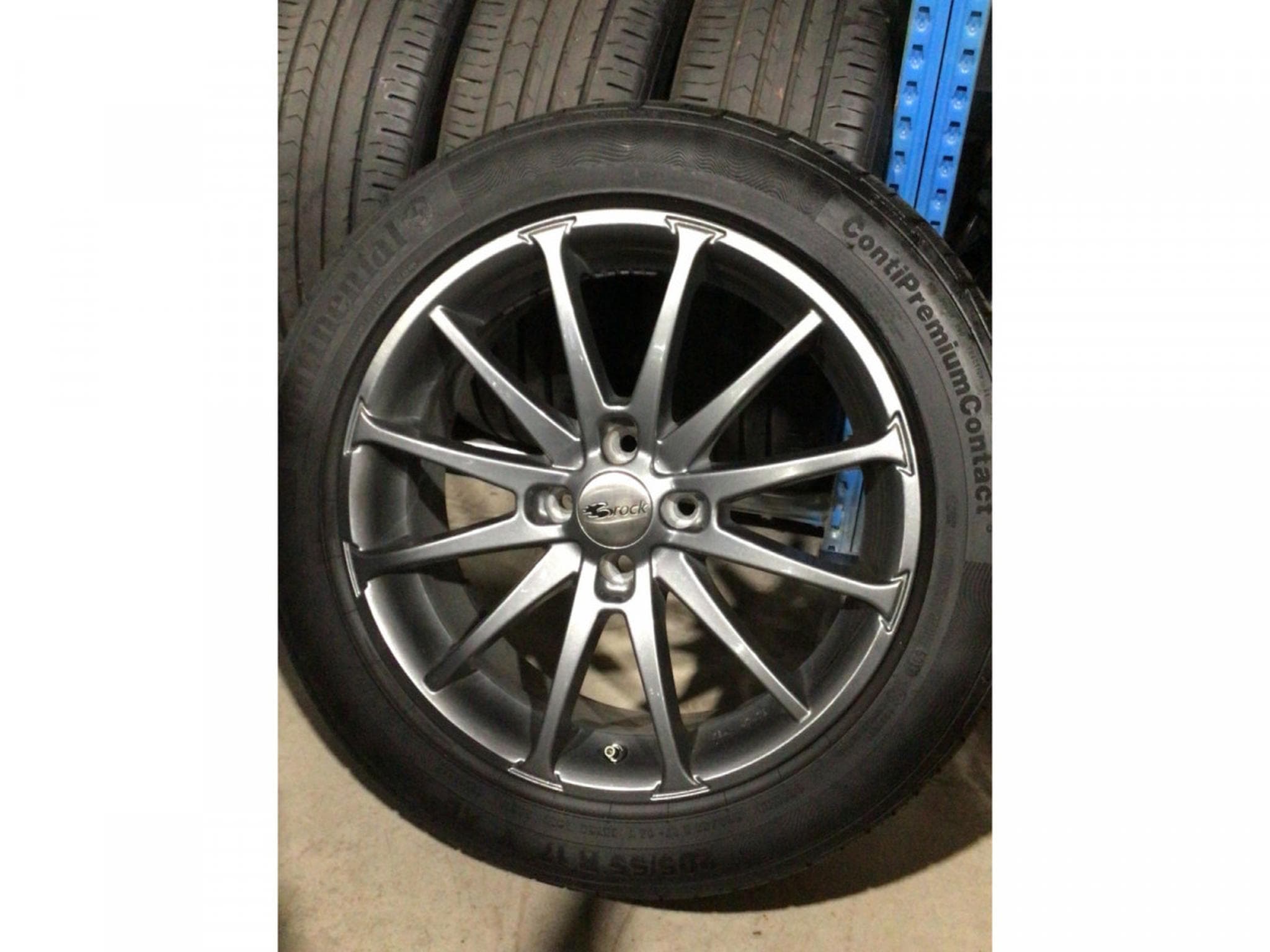 Jantes alu + Pneus é – 17" - Photo 1