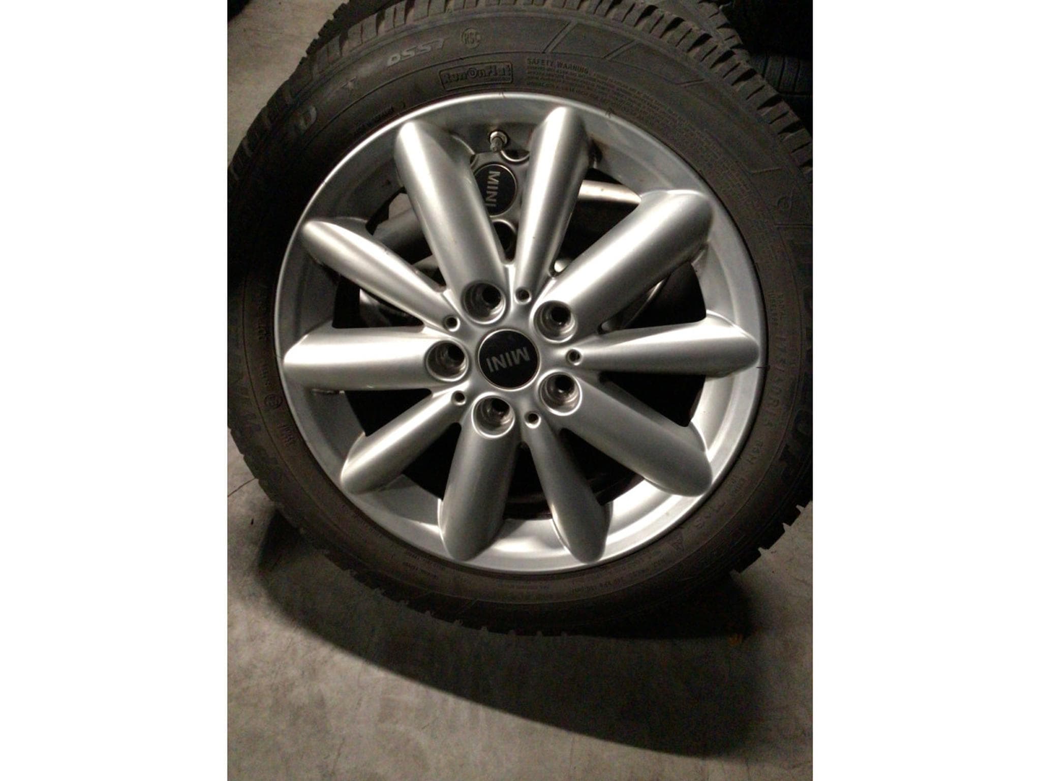 Jantes alu + Pneus h – 16" - Photo 1
