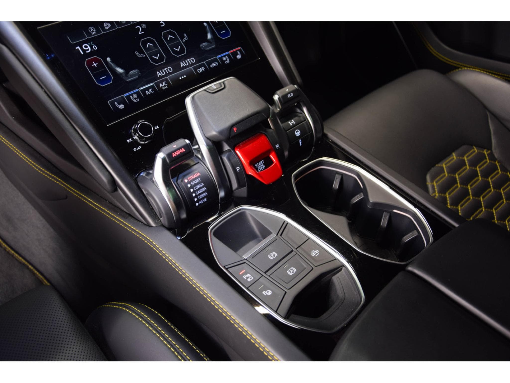 Lamborghini Urus V8 AKRAPOVIC - GRIGIO KERES (2022) - Photo 19