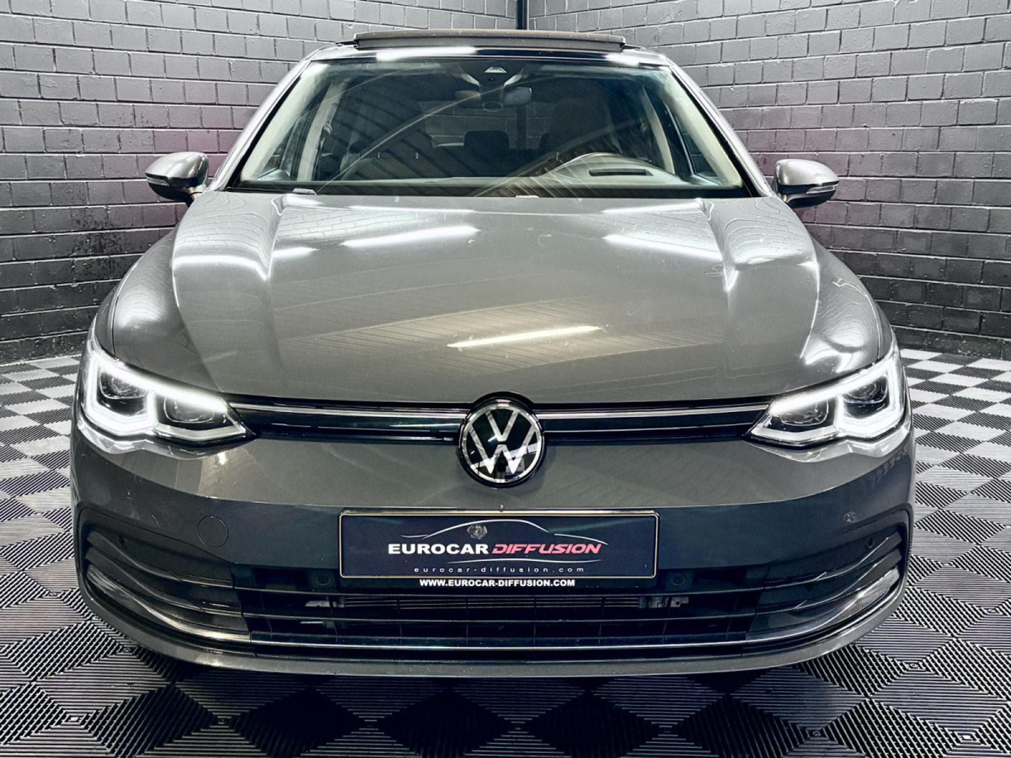 VW Golf Life ACTIVE 2.0 TDI DSG7 150 CV ** Attelage ** Caméra ** (2022) - Photo 2