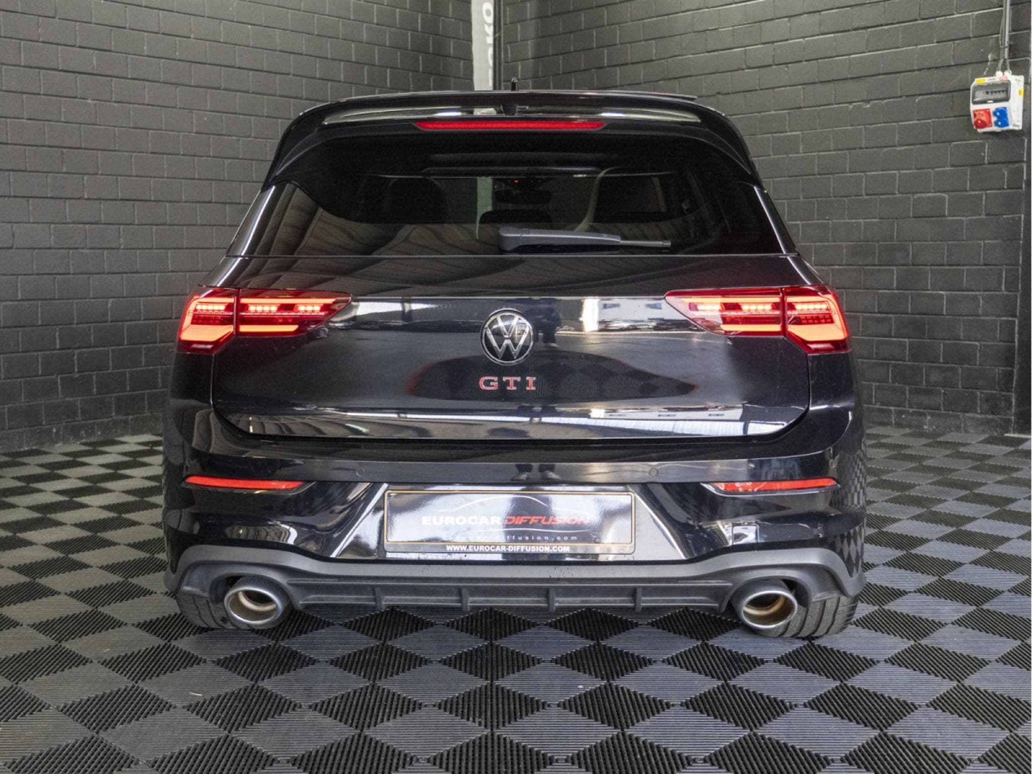 VW Golf GTI Clubsport 2.0 TSI 300 CV DSG7 *Matrix* *Harman* Toit Ouv (2023) - Photo 5