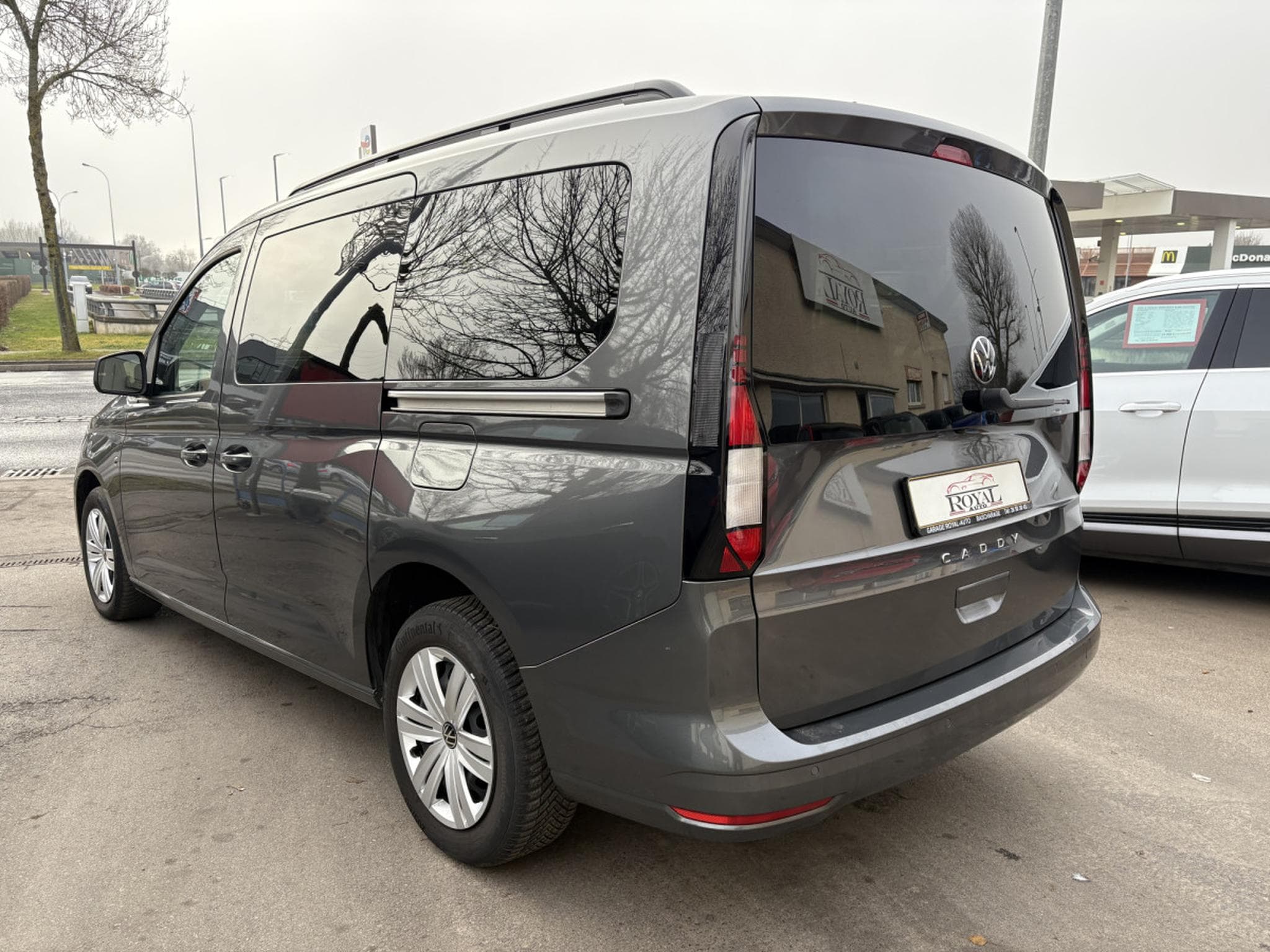 VW Caddy 1.5 TSI 114 CV 7 PLACES * GARANTIE 36 MOIS * (2023) - Photo 2