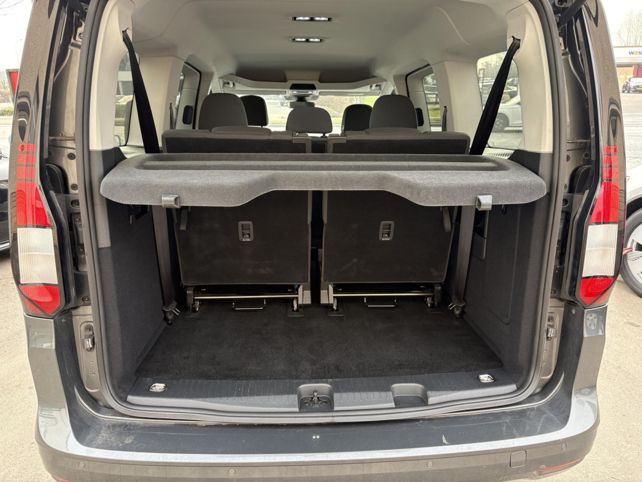 VW Caddy 1.5 TSI 114 CV 7 PLACES * GARANTIE 36 MOIS * (2023) - Photo 9