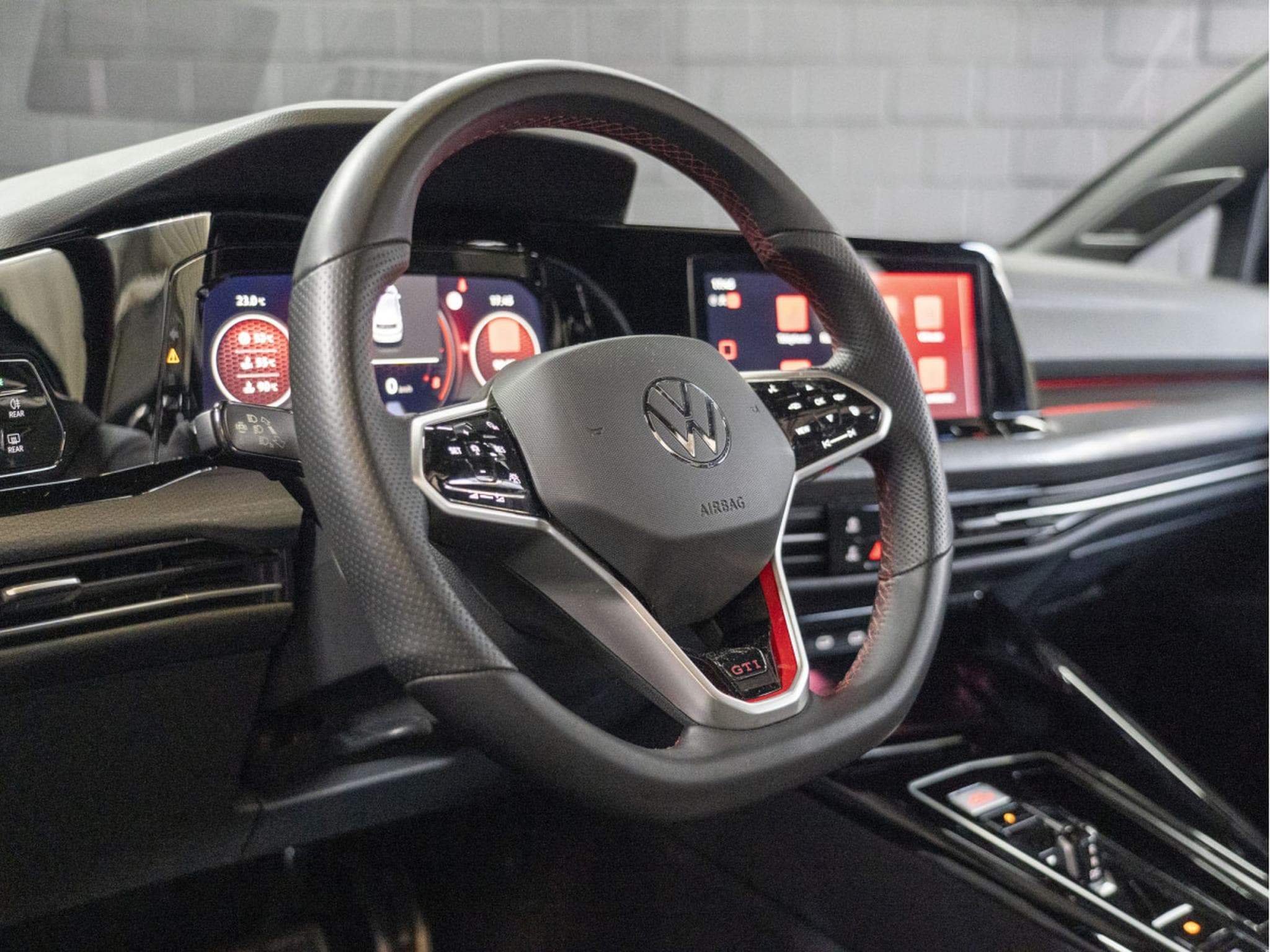 VW Golf GTI Clubsport 2.0 TSI 300 CV DSG7 *Matrix* *Toit Ouvrant* *H (2023) - Photo 10