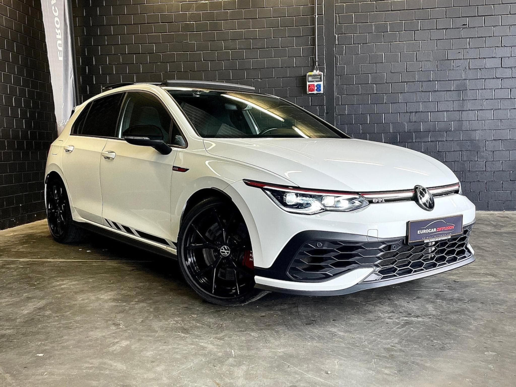 VW Golf GTI Clubsport 2.0 TSI 300 CV DSG7 *Matrix* *Toit Ouvrant* *H (2023) - Photo 3