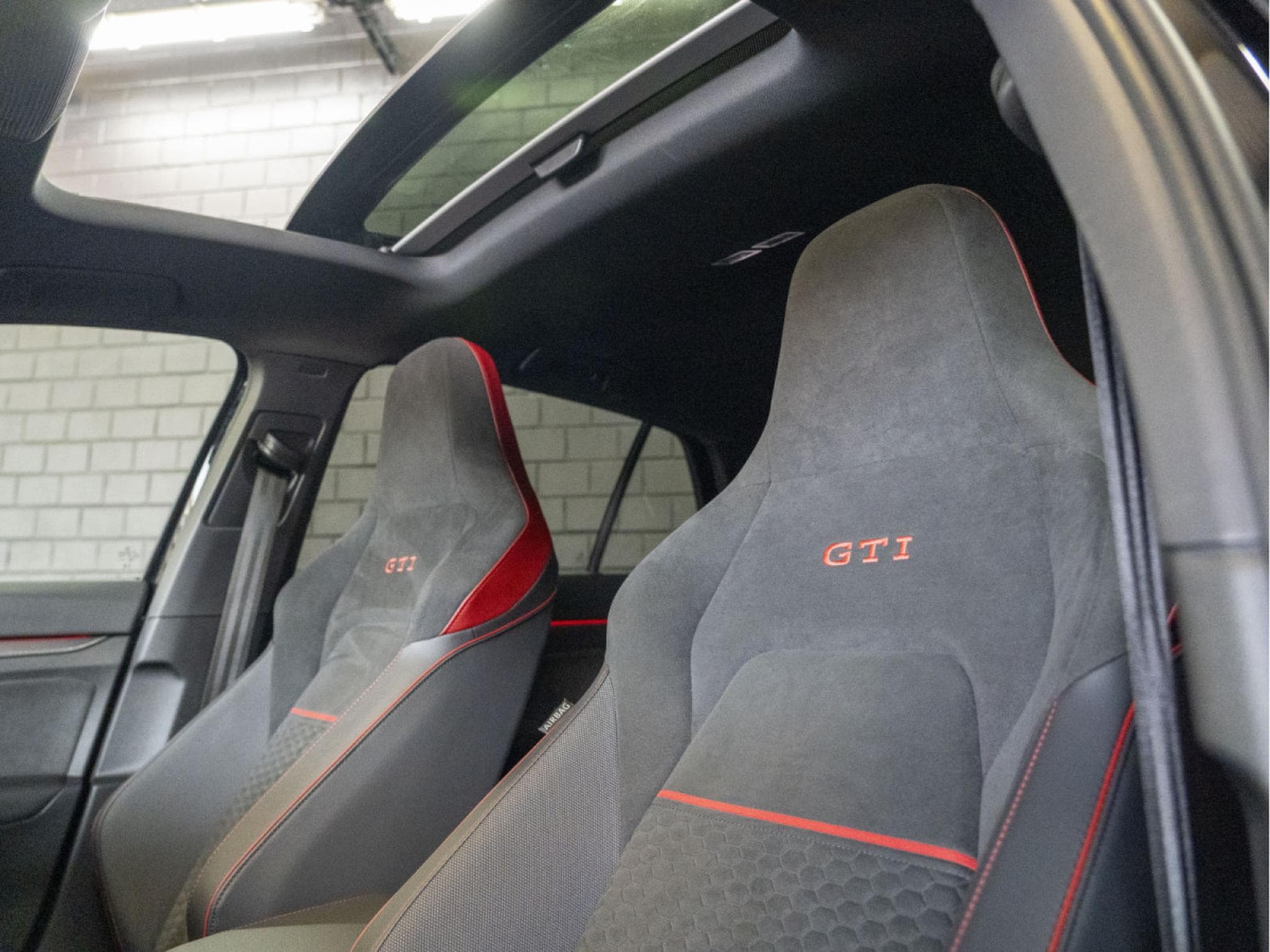 VW Golf GTI Clubsport 2.0 TSI 300 CV DSG7 *Matrix* *Toit Ouvrant* *H (2023) - Photo 7