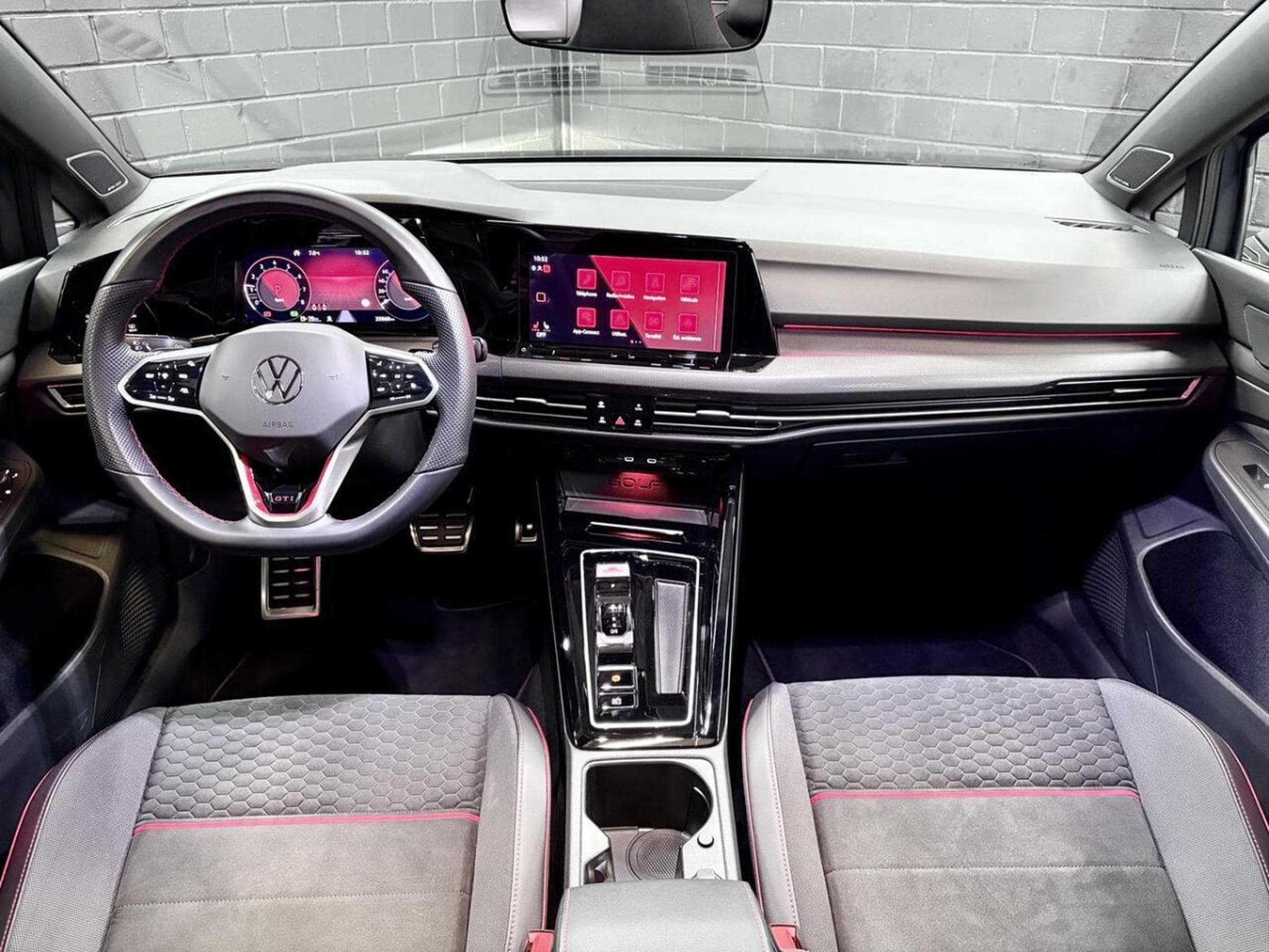 VW Golf GTI Clubsport 2.0 TSI 300 CV DSG7 *Matrix* *Toit Ouvrant* *H (2023) - Photo 8