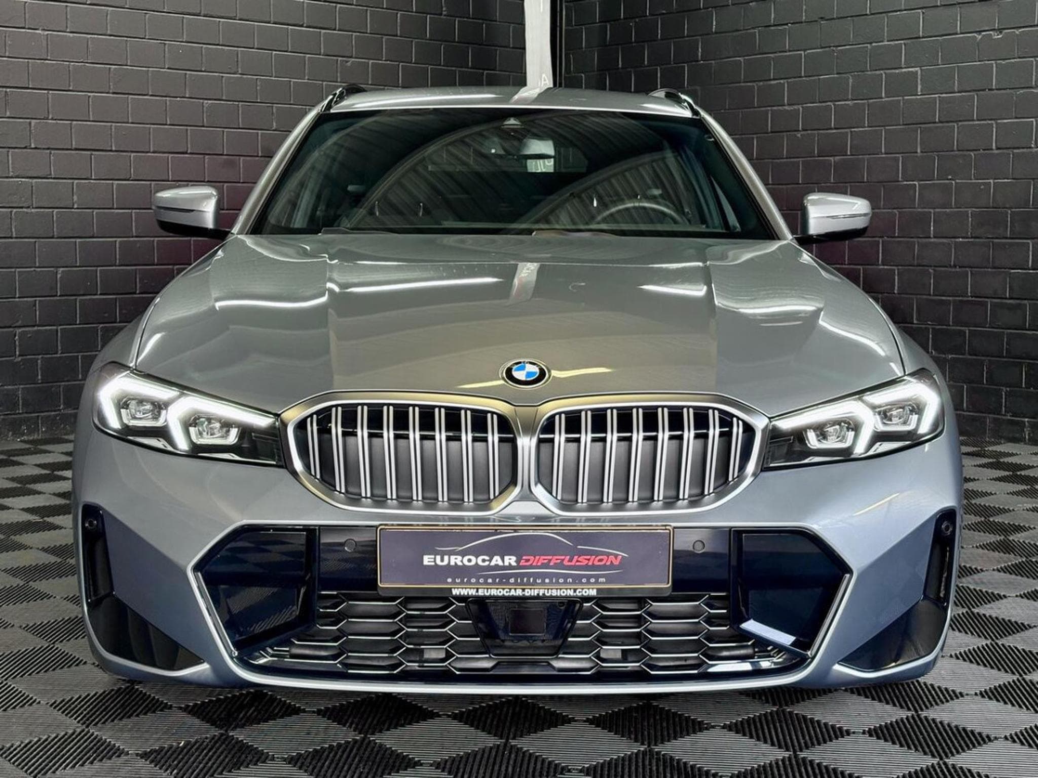BMW 330 330i M-Sport Touring xDrive 245CV * Hayon * ACC * Sièges cha (2024) - Photo 2