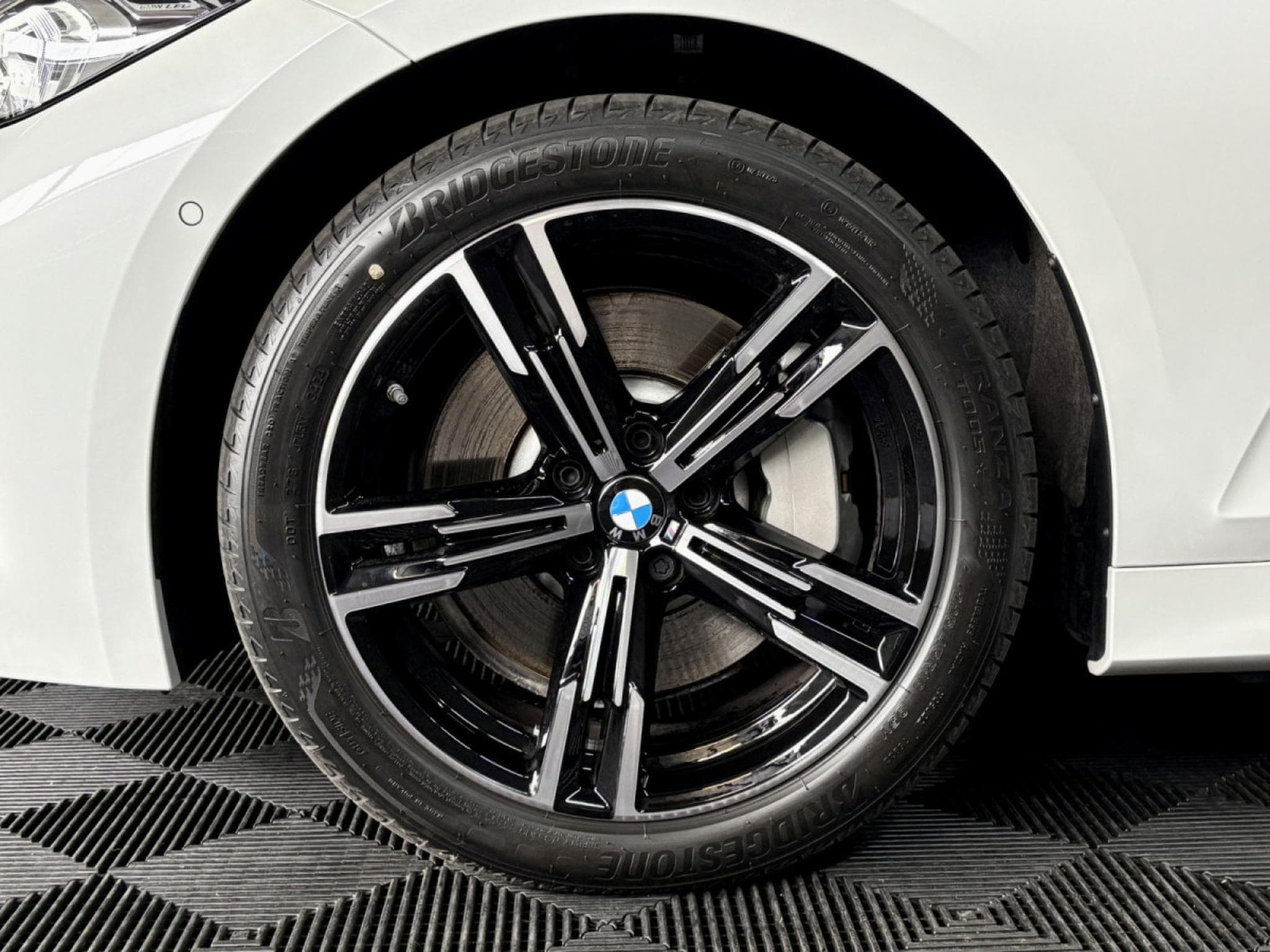 BMW 330 330i xDrive M-Sport Touring 245CV *Hayon*ACC*Sièges chauffan (2025) - Photo 25