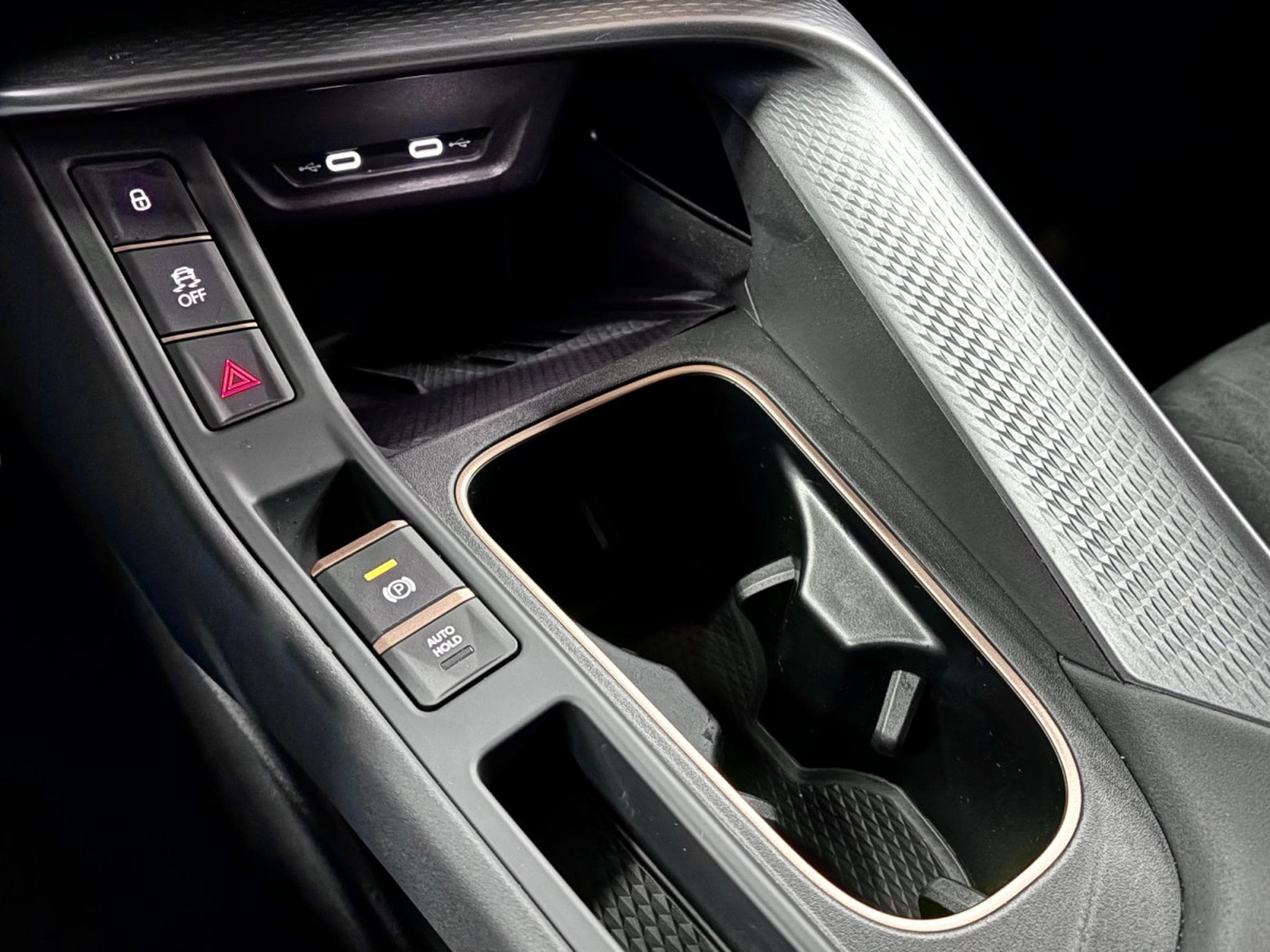 Cupra Terramar 1.5 eTSI 150 CV *Tête Haute* *Caméra* VSS* (2025) - Photo 16