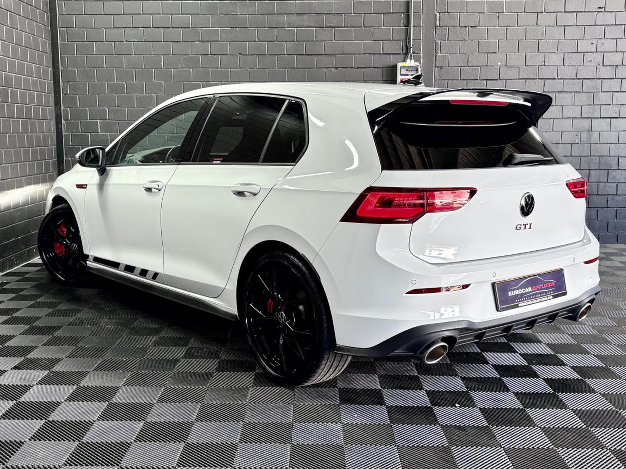 VW Golf GTI Clubsport 2.0 TSI 300CV DSG7 ** DCC ** Matrix ** Caméra (2023) - Photo 4