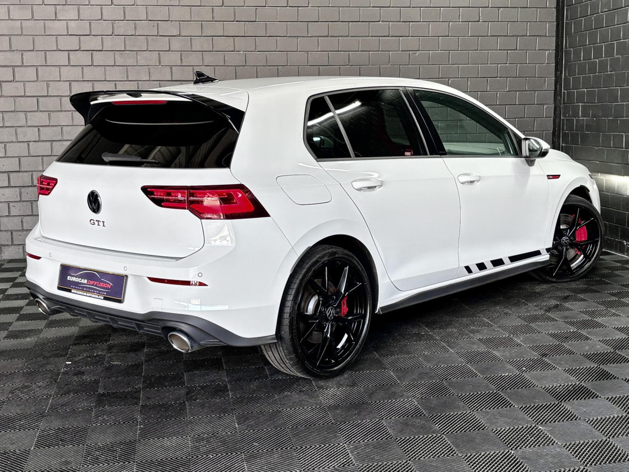 VW Golf GTI Clubsport 2.0 TSI 300CV DSG7 ** DCC ** Matrix ** Caméra (2023) - Photo 6