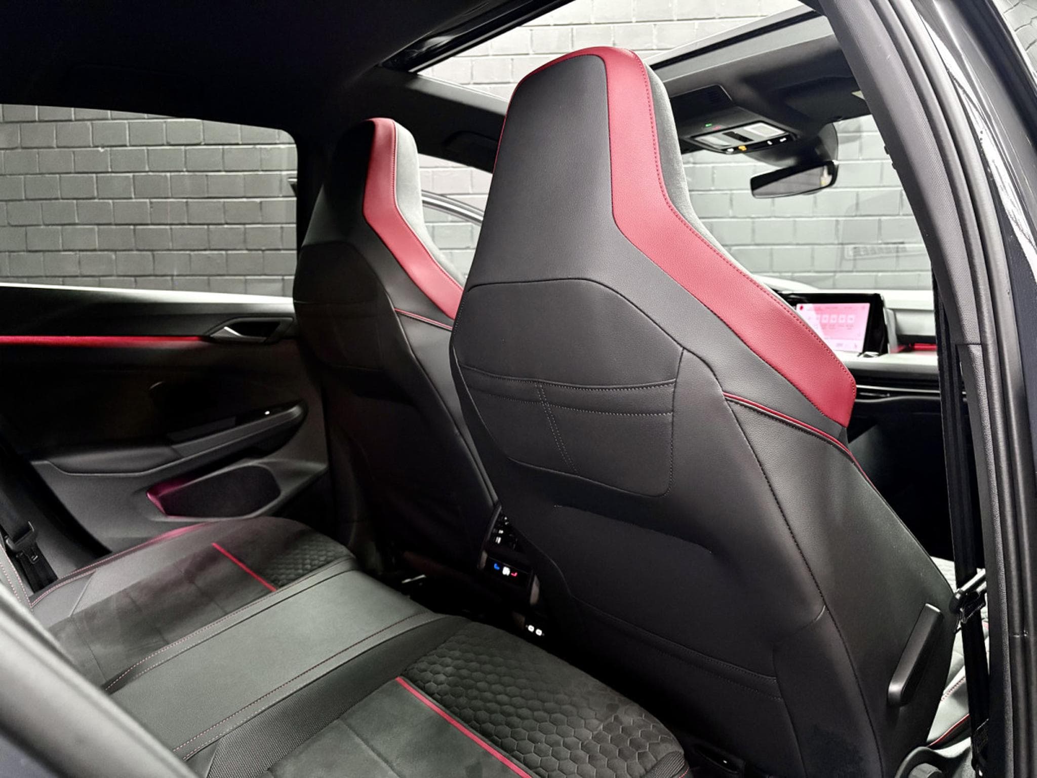 VW Golf GTI Clubsport 2.0 TSI 300 CV DSG7 *PANO* *MATRIX* HARMAN* (2024) - Photo 22