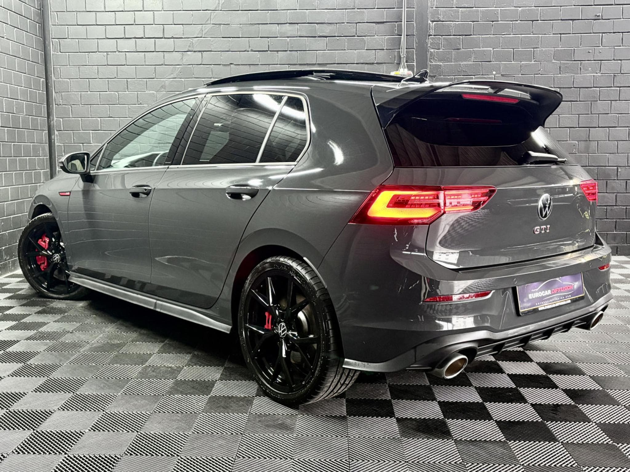 VW Golf GTI Clubsport 2.0 TSI 300 CV DSG7 *PANO* *MATRIX* HARMAN* (2024) - Photo 4