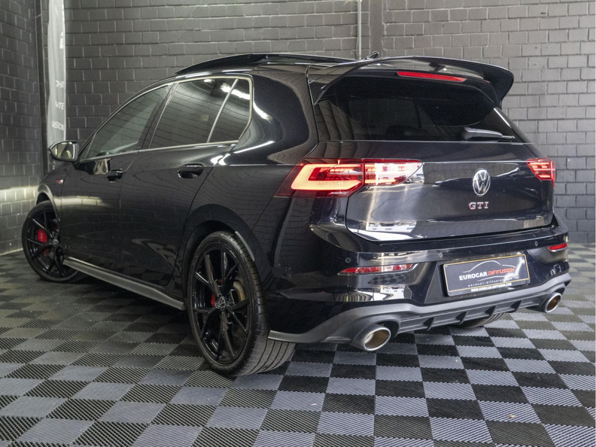 VW Golf GTI Clubsport 2.0 TSI 300 CV DSG7 *PACK PERF* *AKRAPOVIC* *P (2024) - Photo 4