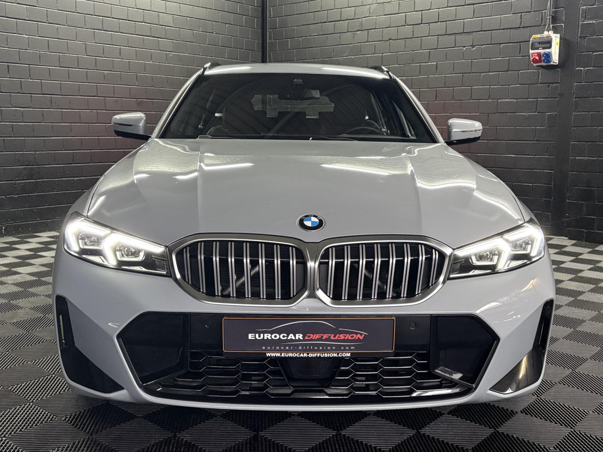 BMW 330 330i M-Sport Touring xDrive 245CV * Hayon * ACC * Sièges cha (2025) - Photo 2